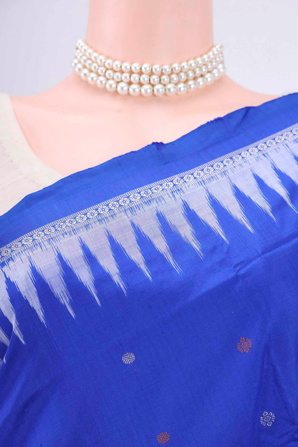 Border image of Royal Blue Orissa Silk Saree with Thread Butta on the body and Thread Border. 