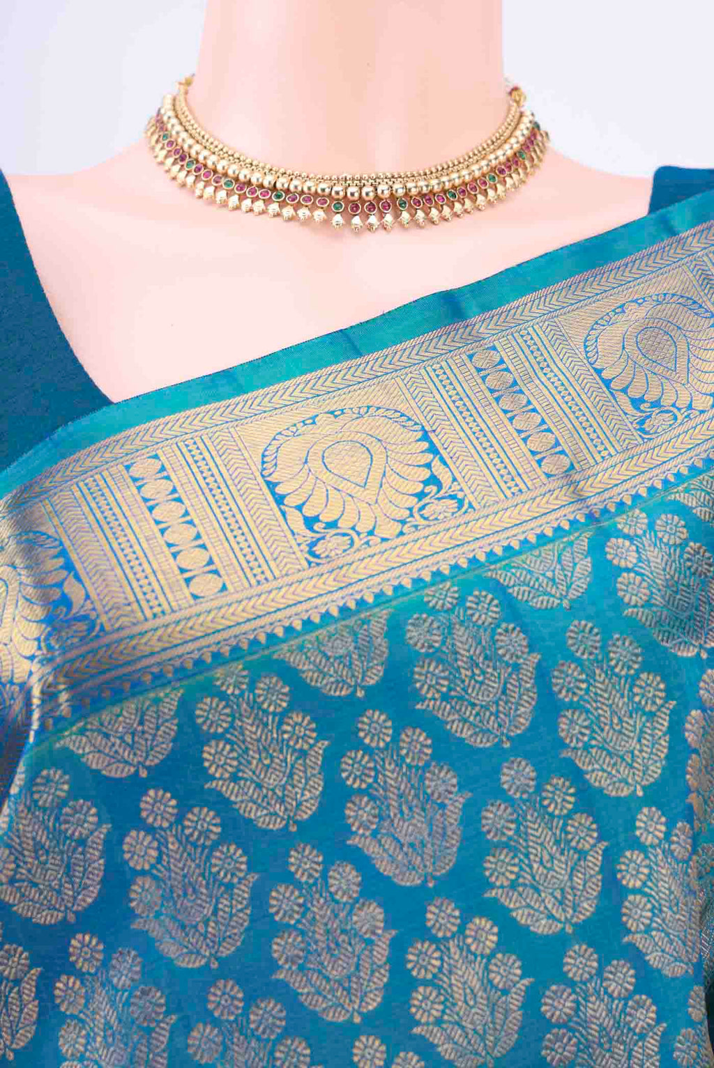Border image of Pure Silk Pure Zari Blue Kanchipuram Saree with Zari Brocade on the body and Zari Border