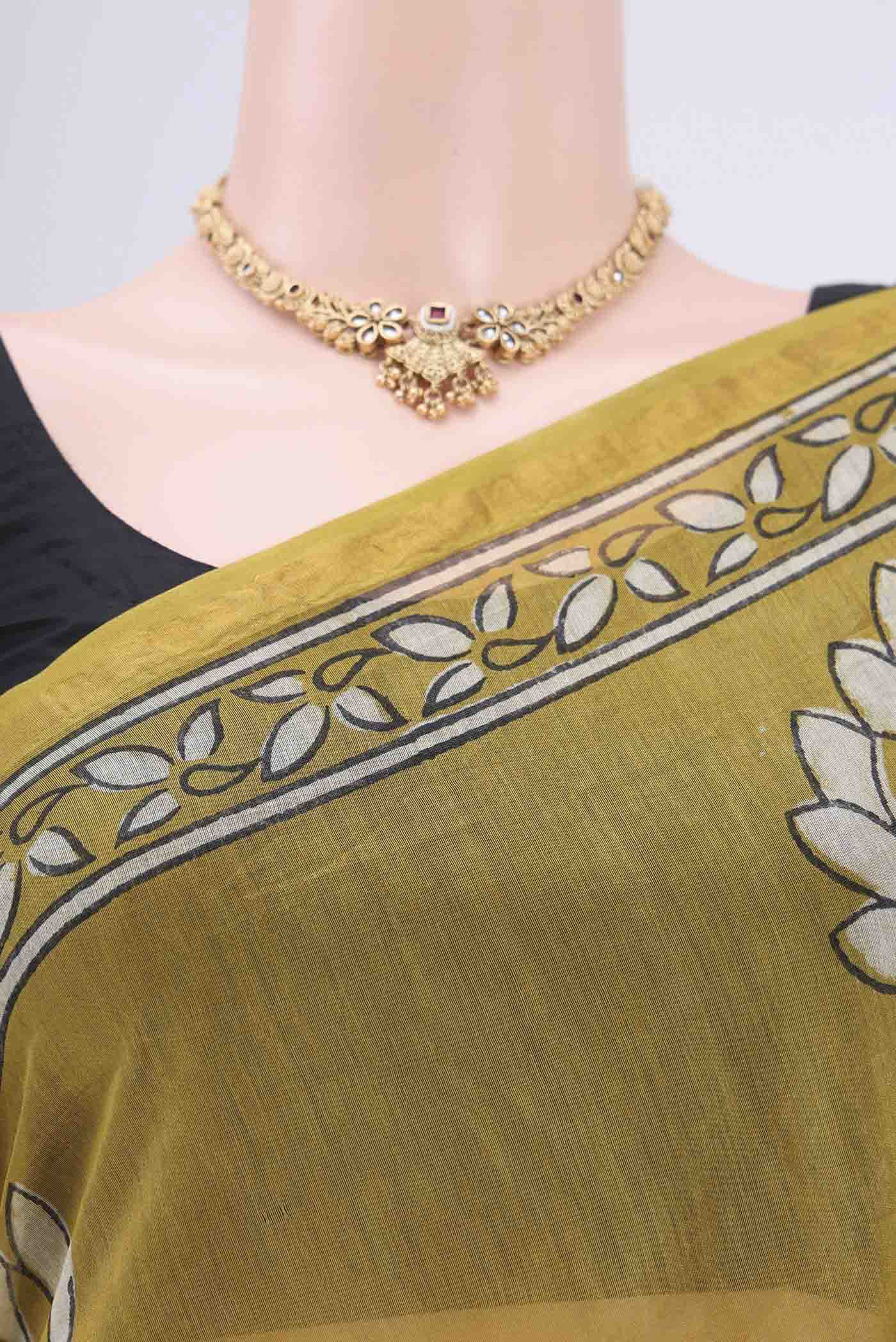 Border image of Mehandi Green Chanderi Silk Saree with Printed design on the body and Zari Border. 