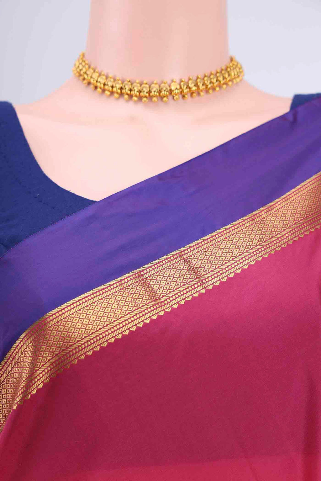 Border image of Pink Dual Tone Blended Bangalore Silk Saree with Plain Body and Zari Border