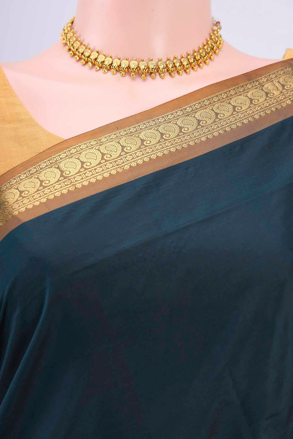 Border image of Dark Blue Dual Tone Blended Bangalore Silk Saree with Zari Butta on the body and Zari Border