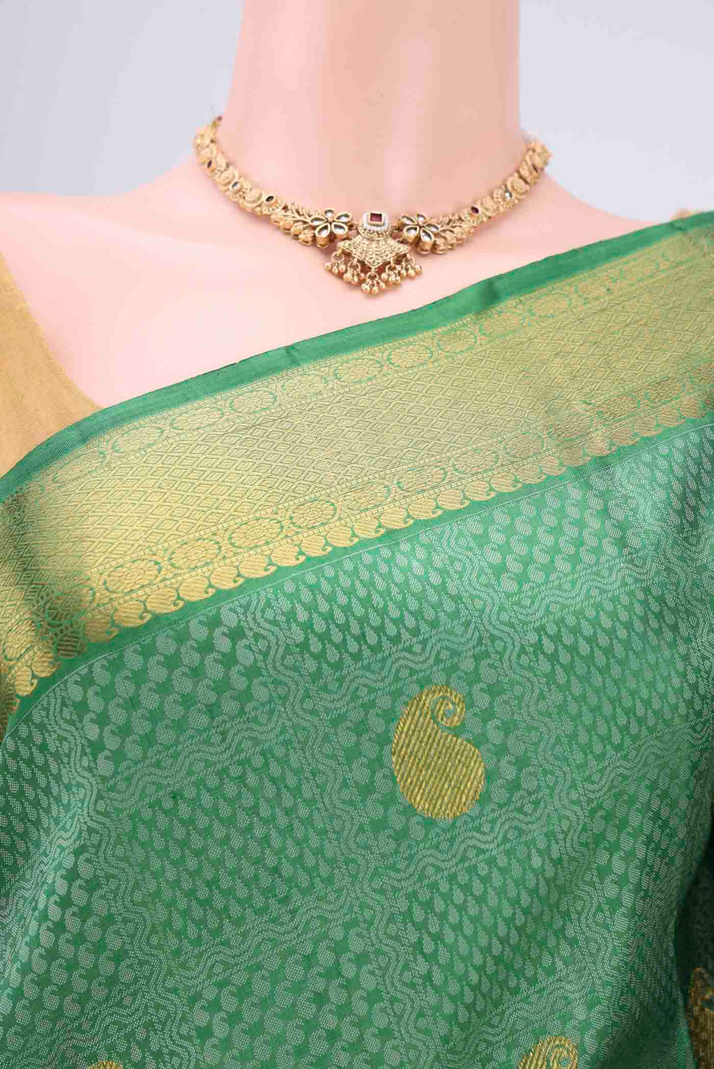 Border image of Green Kanjivaram Silk Saree with Jacquard With Zari Butta on the body and Zari Border. 