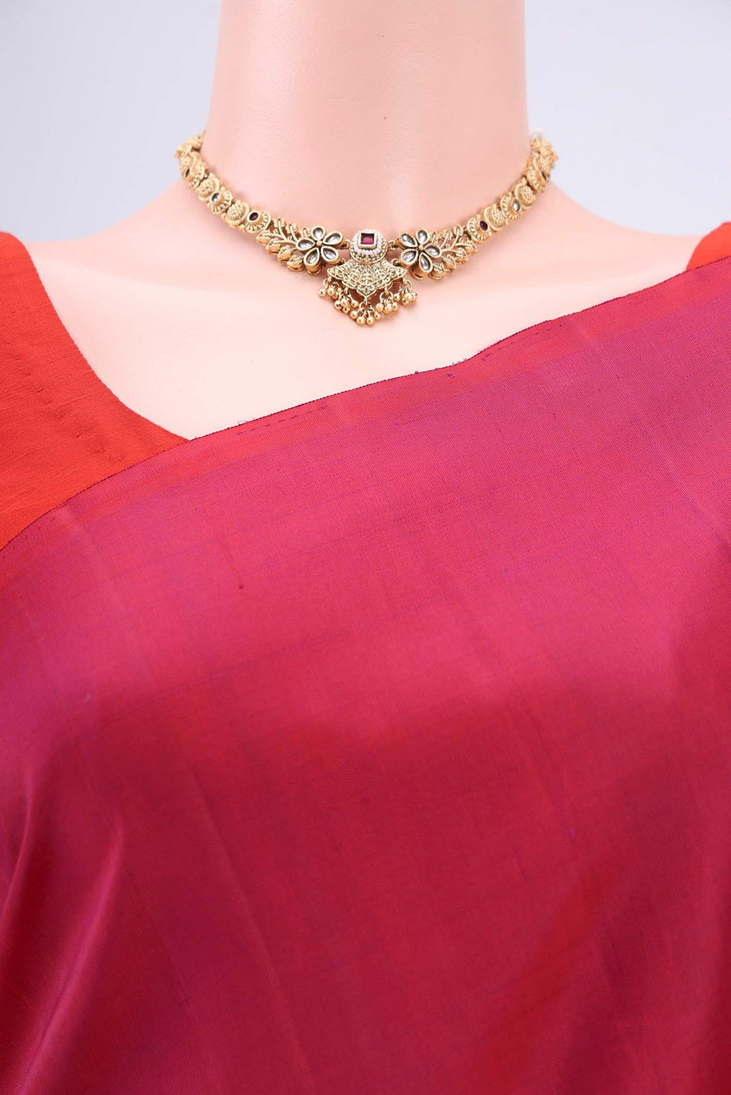 Border image of Magenta Dual Tone Soft Silk Saree with Half And Half on the body and Rising Temple Border. 
