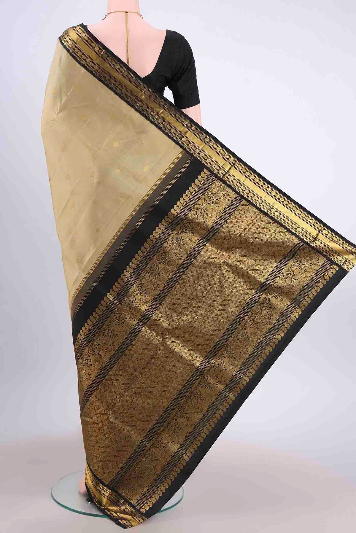 pallu body