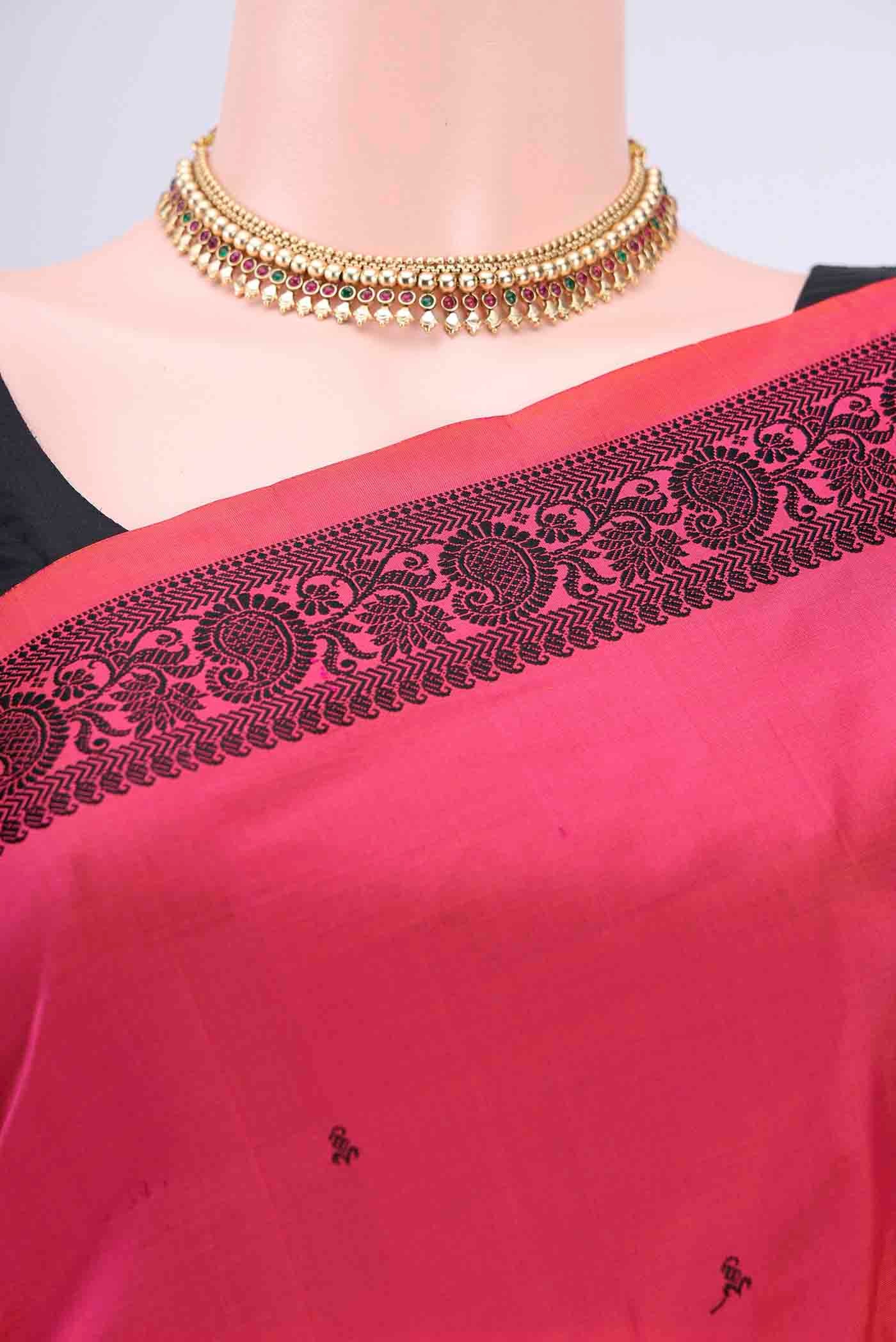 Border image of Pink Kanchipuram Silk Saree with Thread Butta on the body and Thread Border
