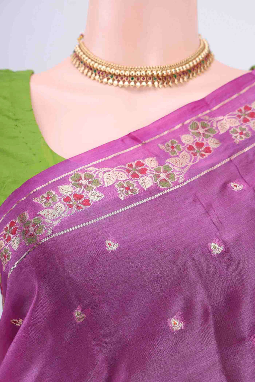 Border image of Mauve Banarasi Tussar Silk Saree with Zari Butta on the body and Zari Border