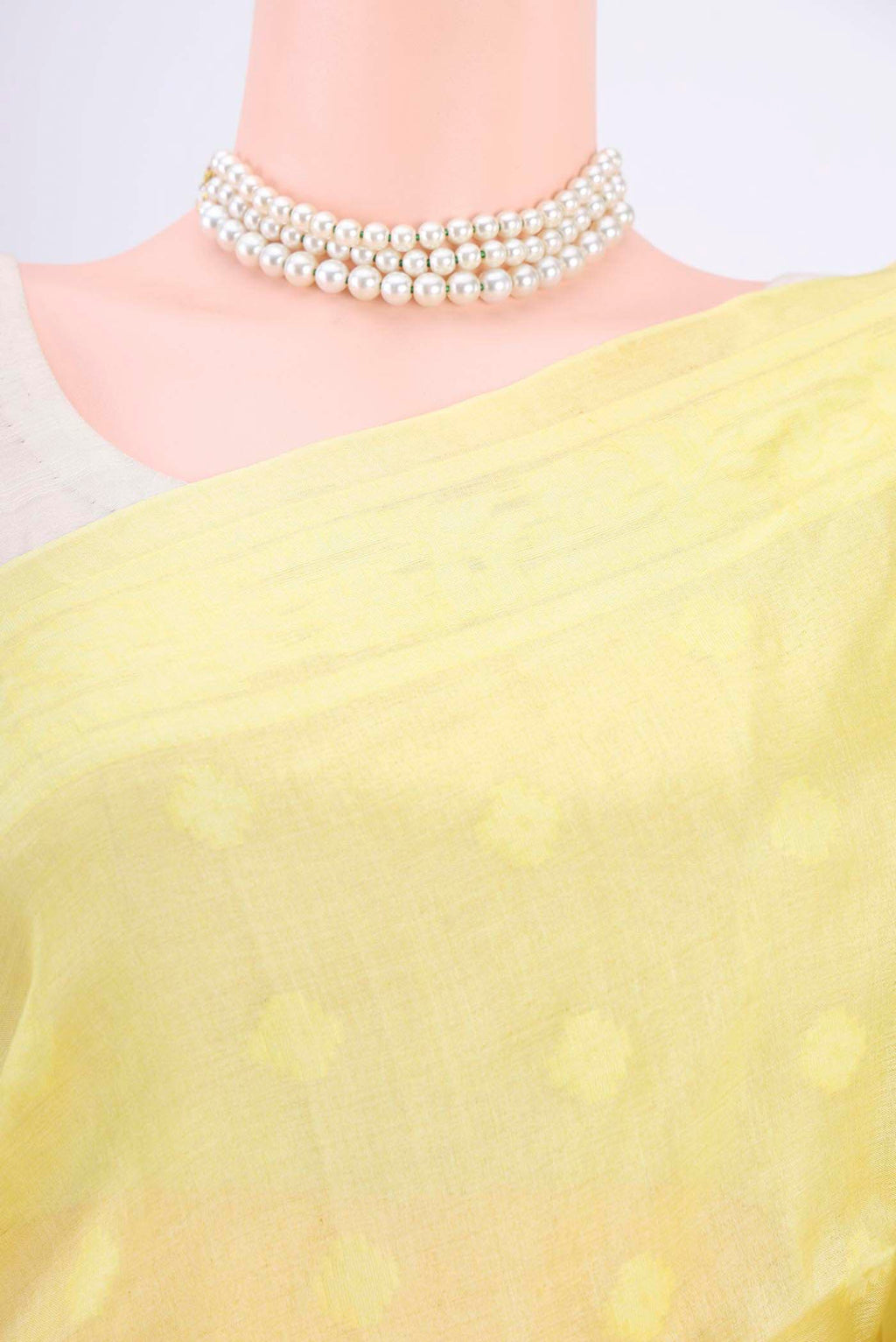 Border image of Lemon Yellow Tussar Silk Saree with Jamdani on the body and Plain Border