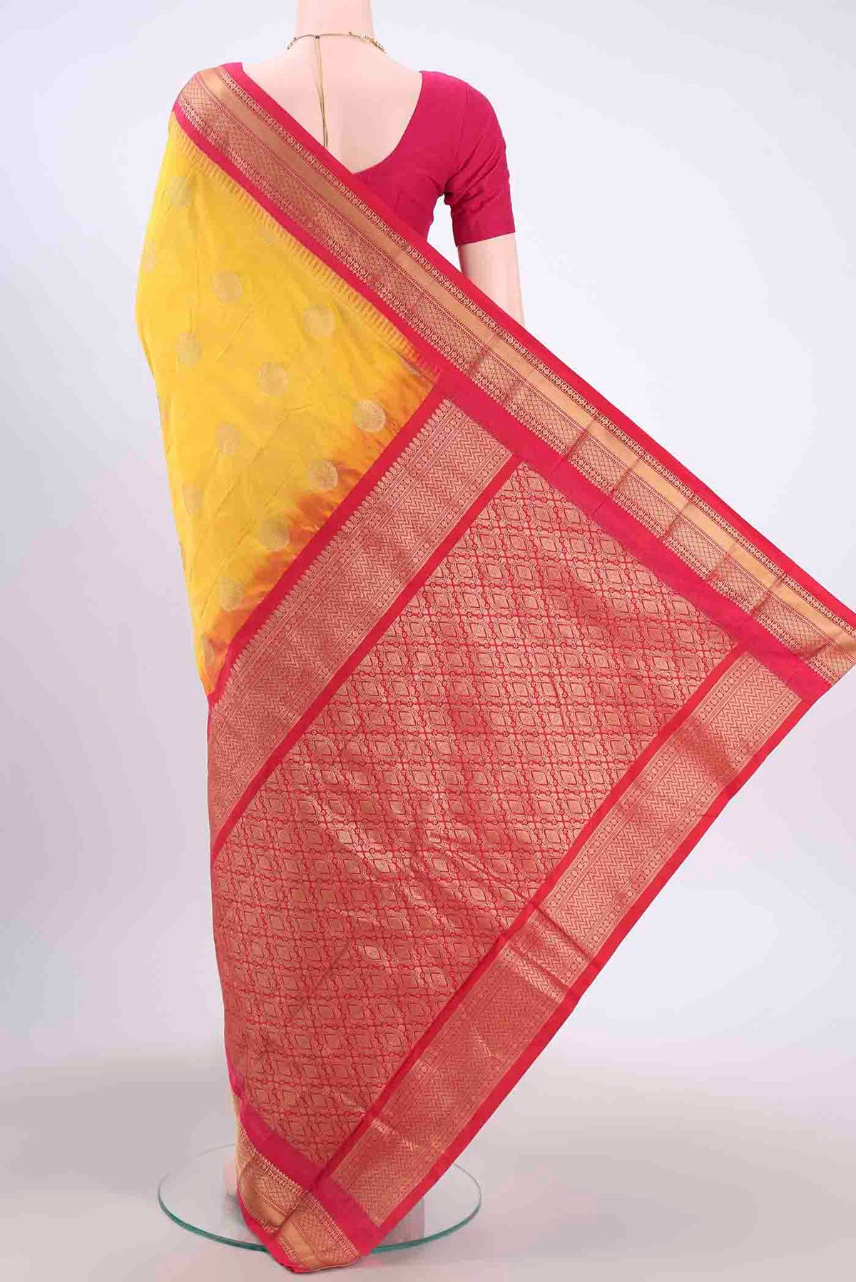 pallu body