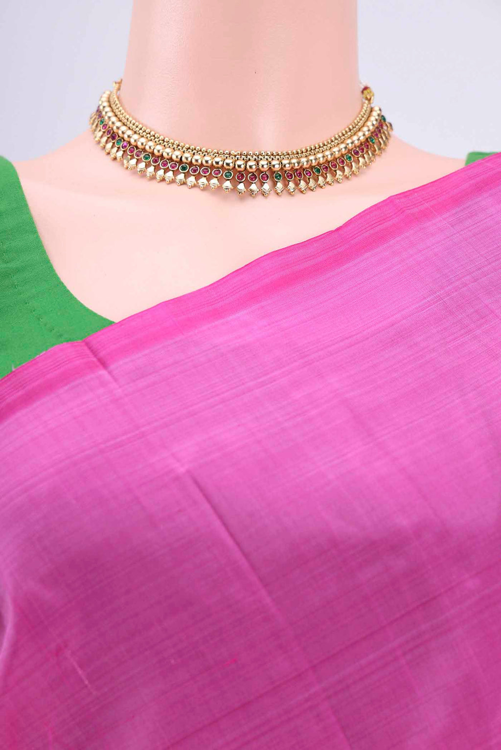 Border image of Pink Kanchipuram Silk Saree with Thread Butta on the body and Zari Border