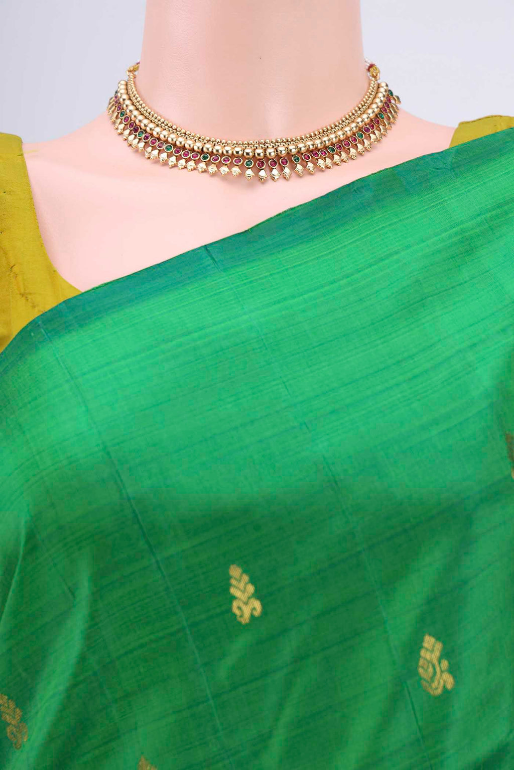 Border image of Green Kanchipuram Silk Saree with Zari Butta on the body and One Side Border
