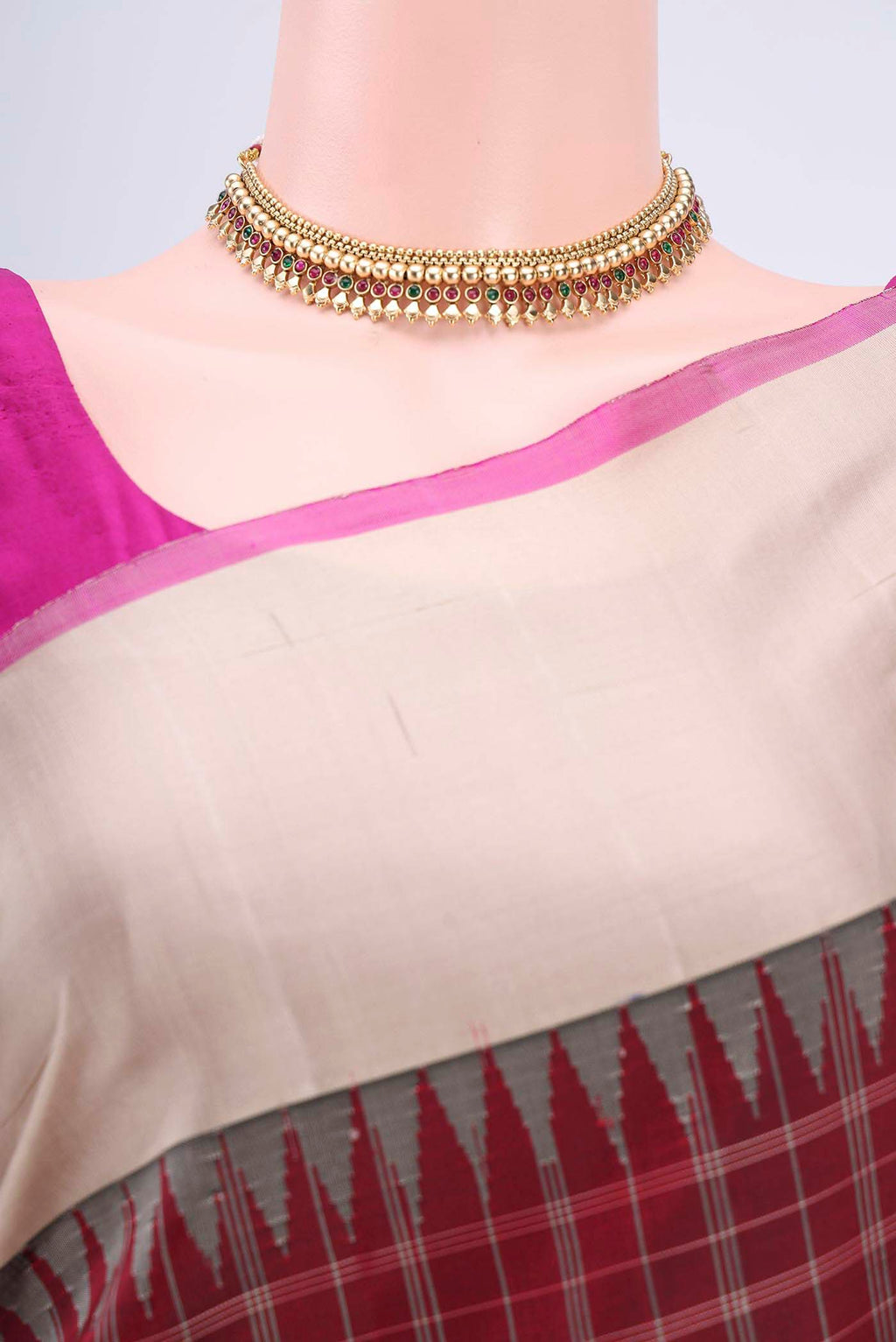 Border image of Maroon Gadwal Silk Saree with Checked design on the body and Plain Border