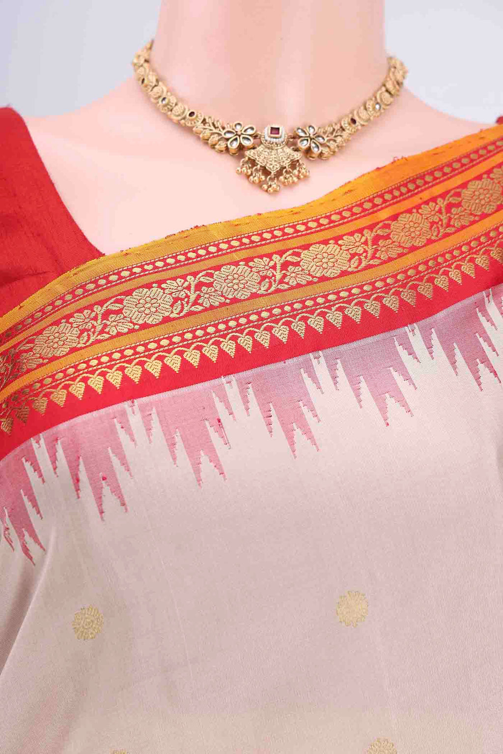 Border image of Off White Dual Tone Gadwal Silk Saree with Zari Butta on the body and Zari Border