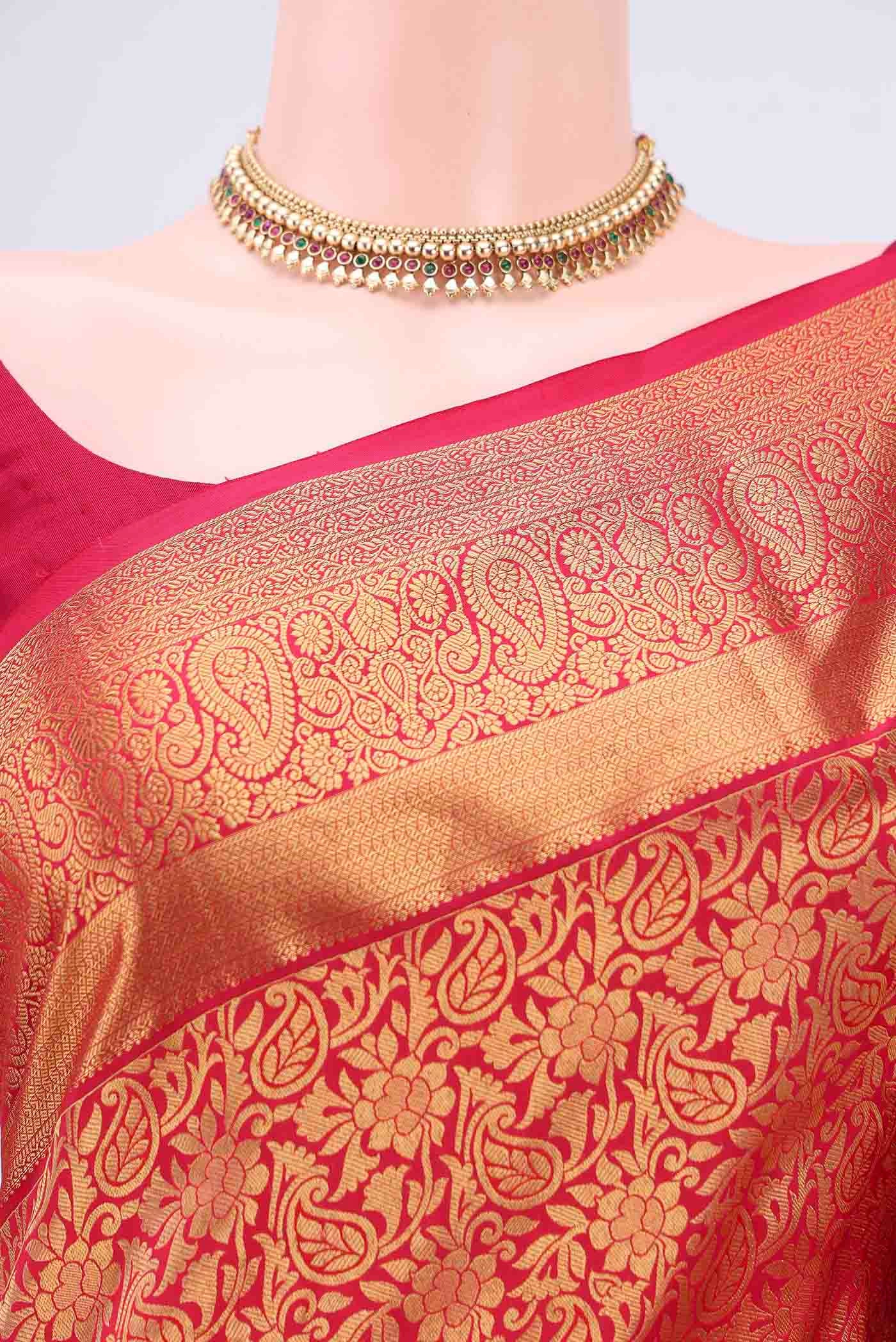 Border image of Red Dual Tone Bangalore Silk Saree with Zari Brocade on the body and Zari Border. 