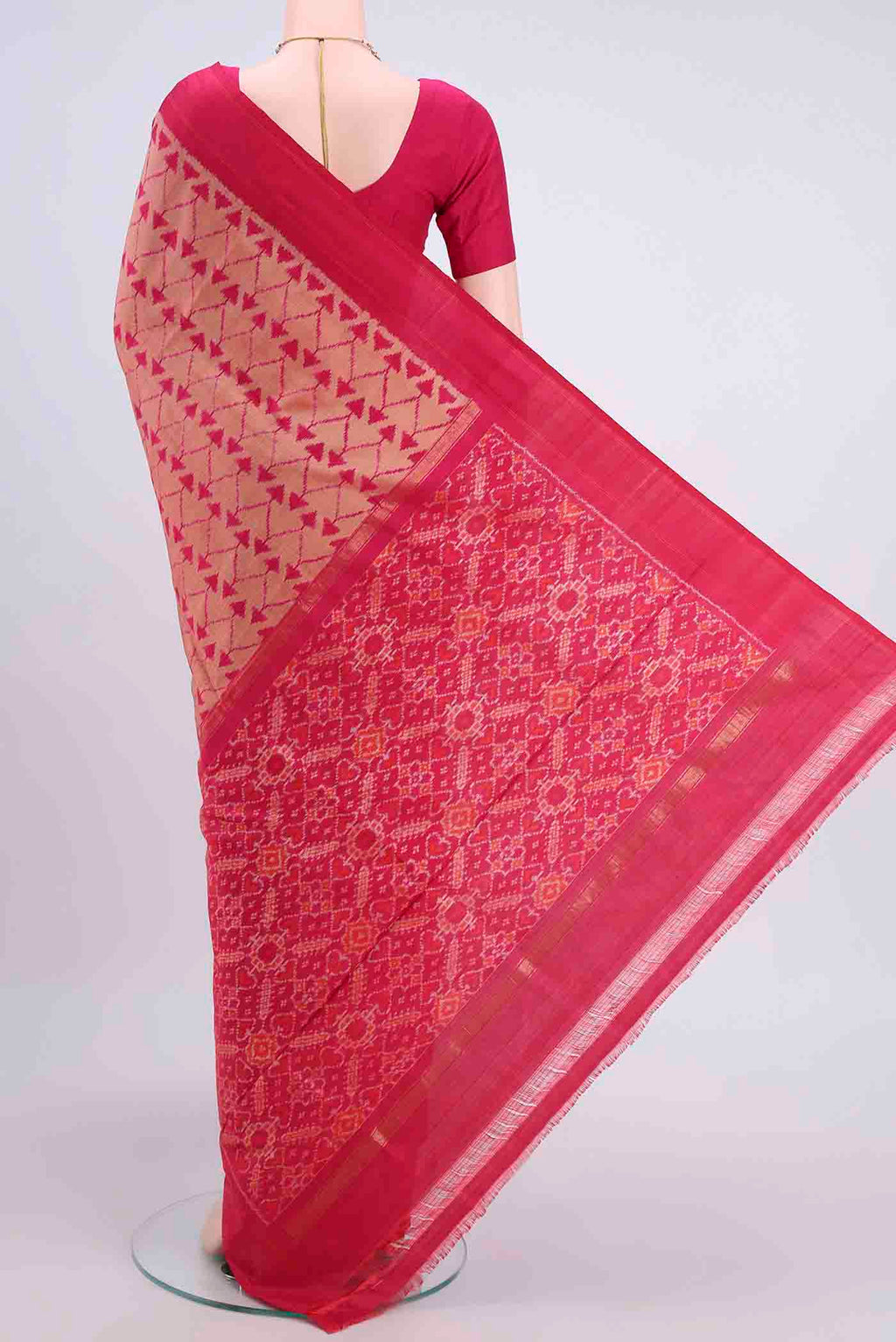Flat view of Pinkish Yellow Dual Tone Pochampally Saree with Ikat design on the body and Plain Border