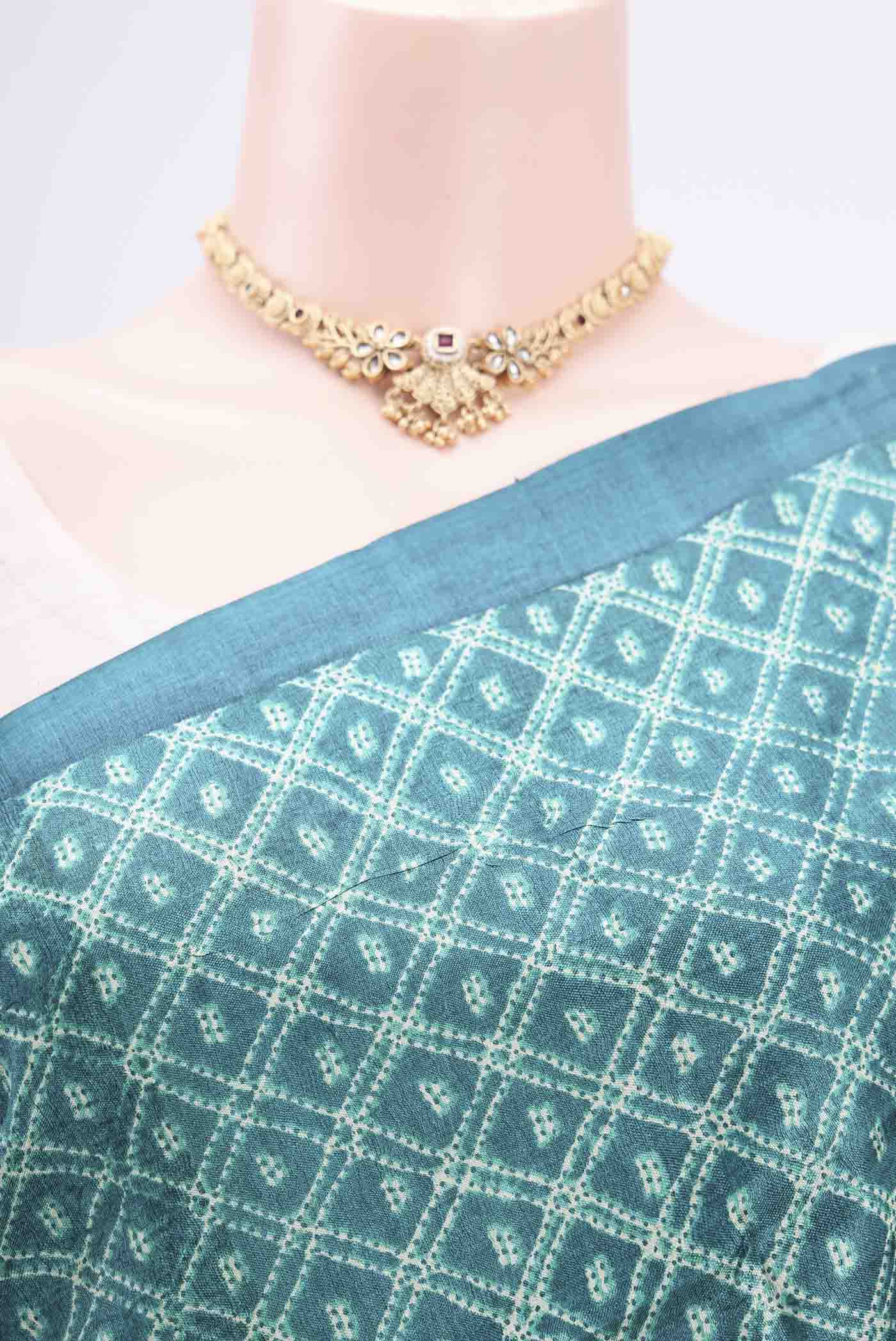 Border image of Sea Green Printed Silk Saree with Floral Print on the body and Without Border. 