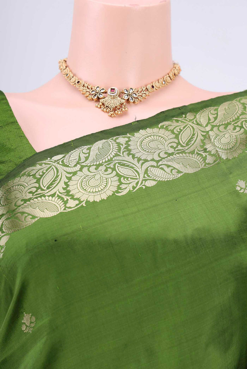 Border image of Light Green Banarasi Katan Silk Saree with Zari Butta on the body and Zari Border. 