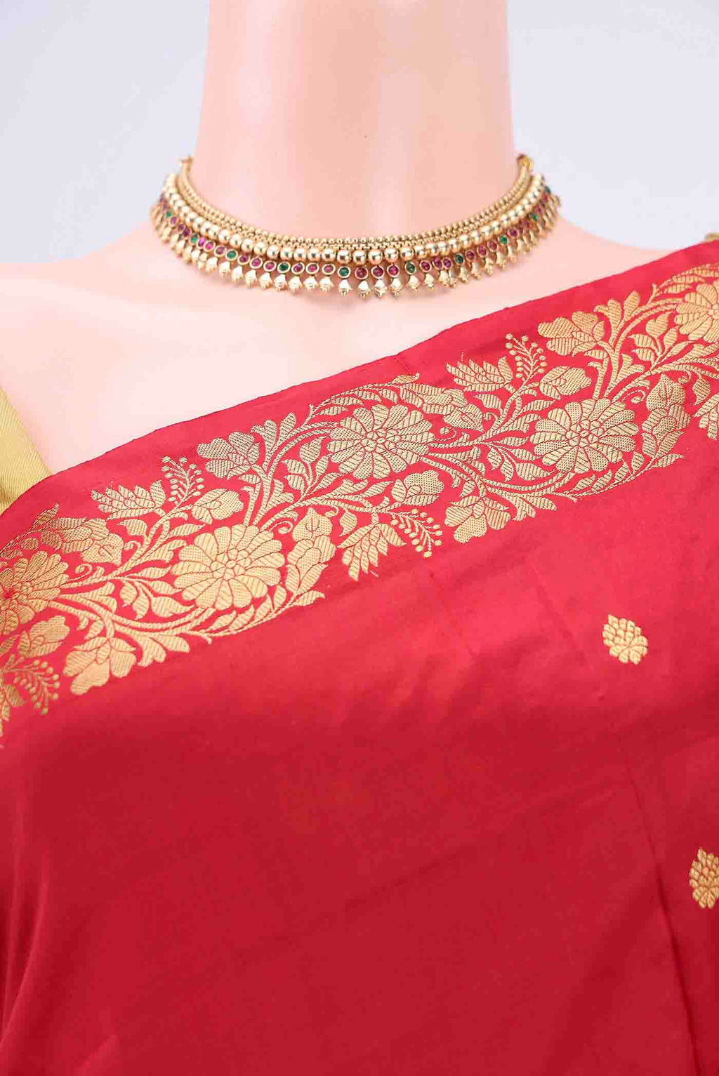 Border image of Maroon Dual Tone Banarasi Katan Silk Saree with Zari Butta on the body and Zari Border. 