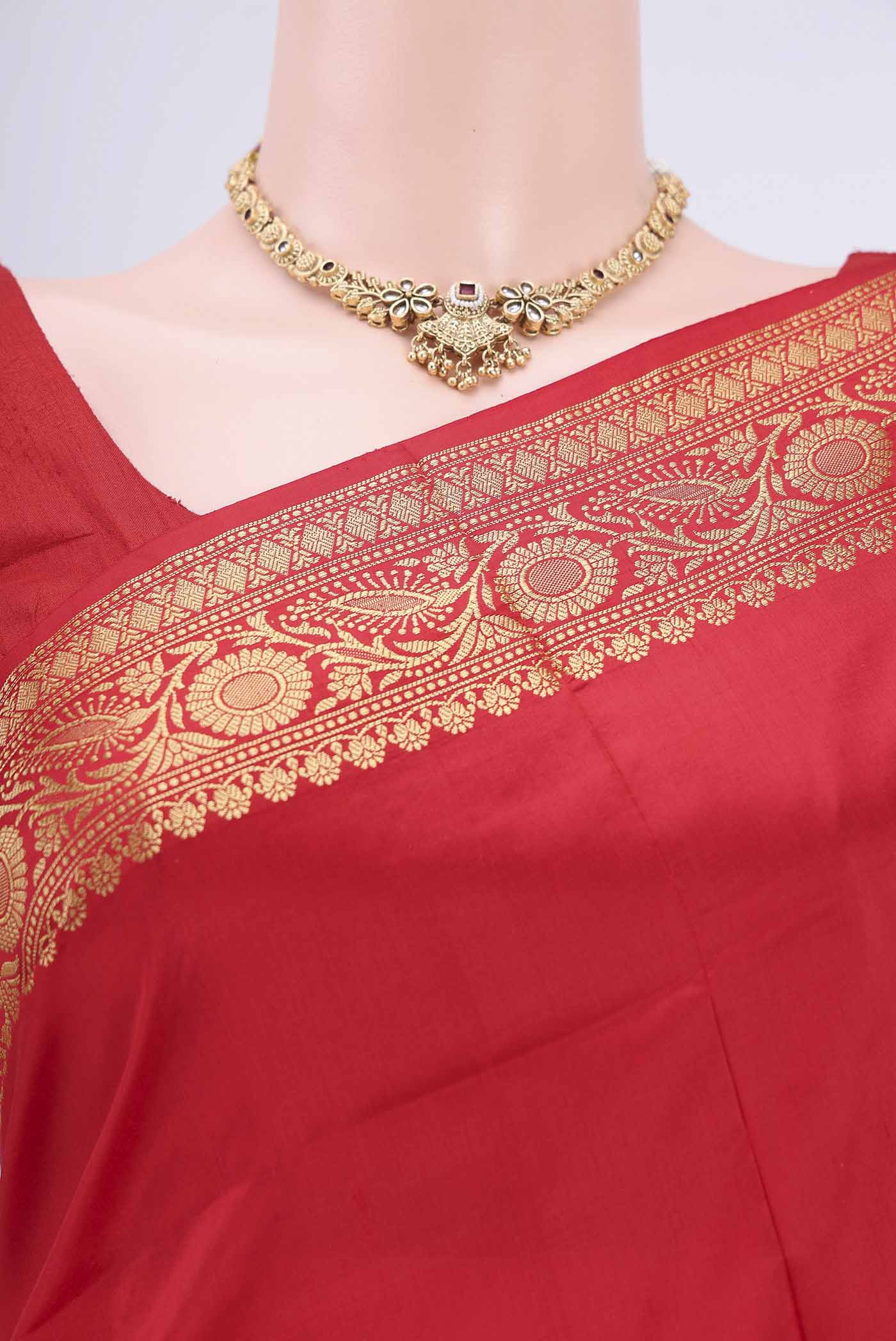 Border image of Red Dual Tone Banarasi Katan Silk Saree with Thread Butta on the body and Thread Border. 