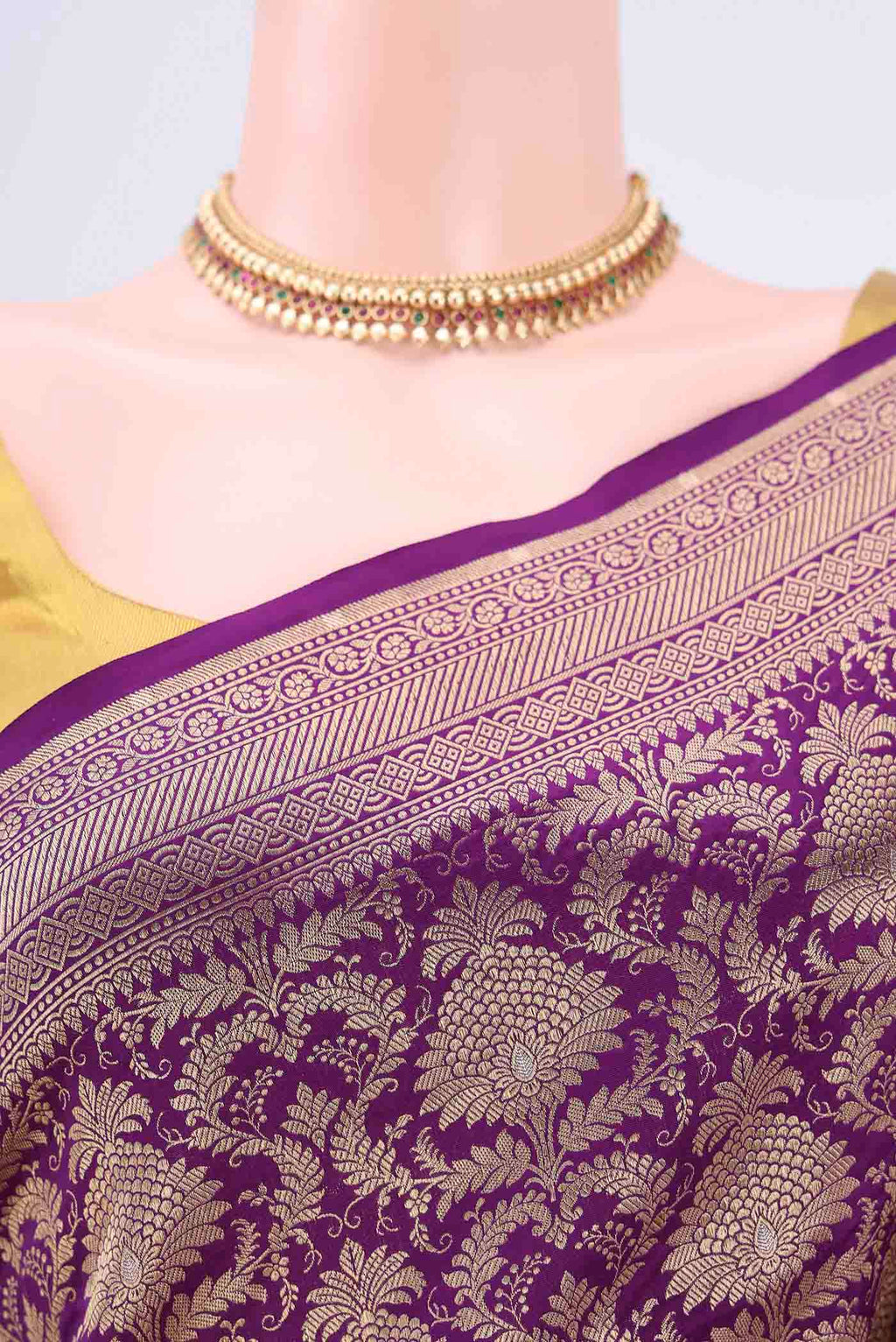 Border image of Purple Banarasi Jamavar Saree with Zari Brocade on the body and Zari Border. 