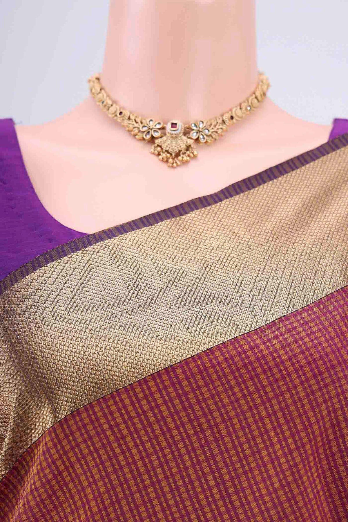 Border image of Mustard Maheshwari Silk Cotton Saree with Stripes on the body and Zari Border. 