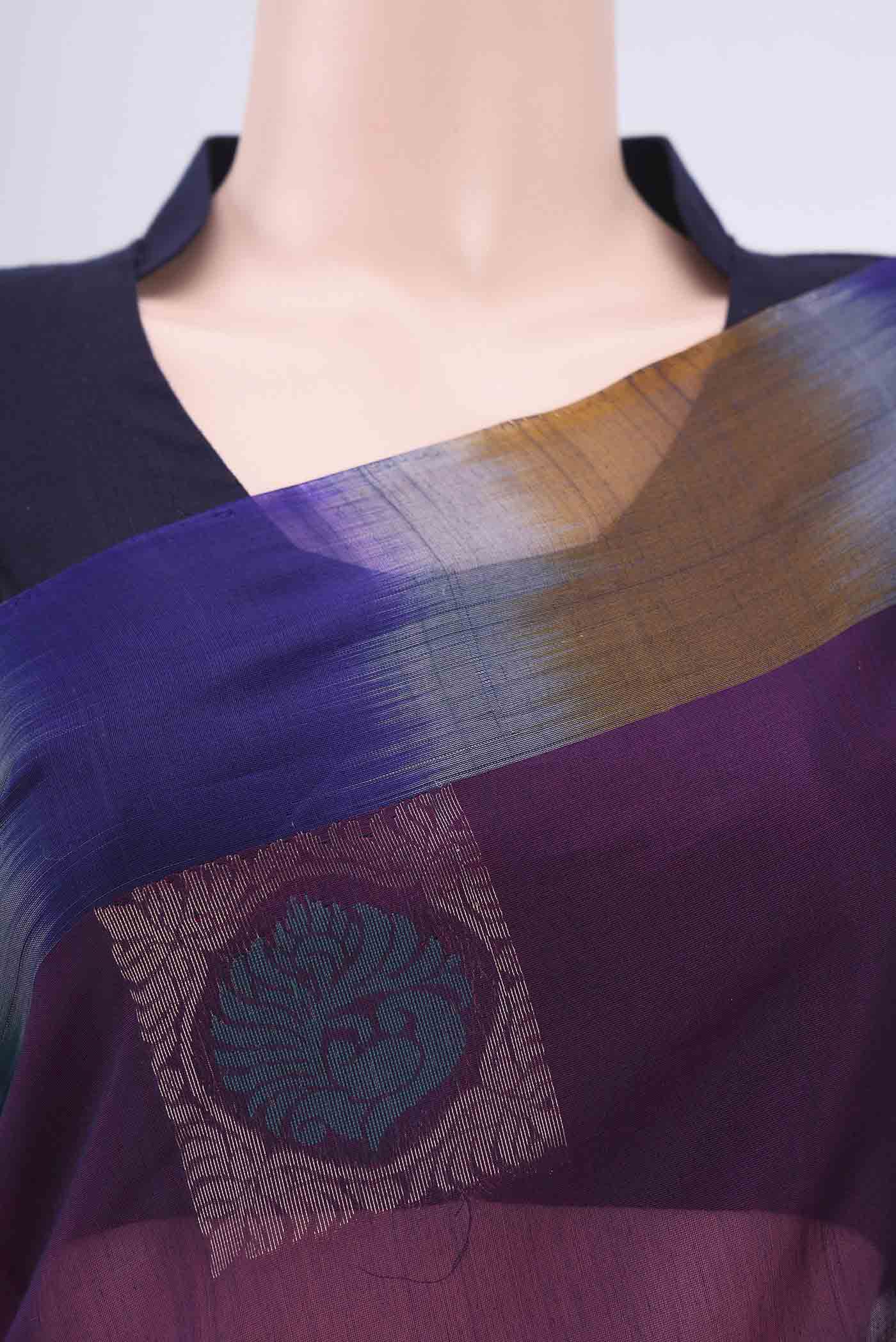 Border image of Dark Mauve Kora Cotton Saree with Zari Butta on the body and Zari Border. 
