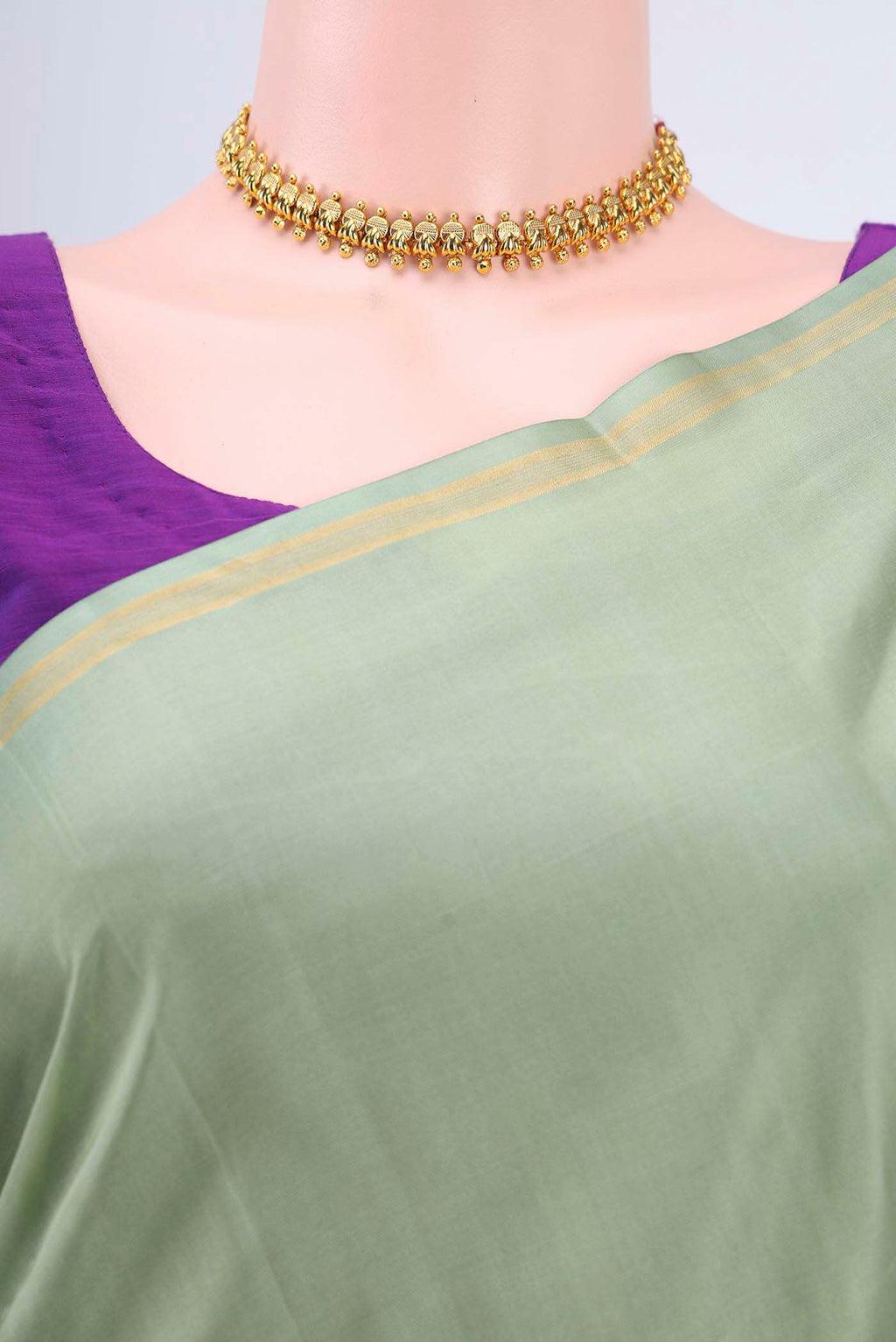 Border image of Pista Green Nangavalli Silk [ Salem ] Saree with Zari Butta on the body and Thin Zari Line
