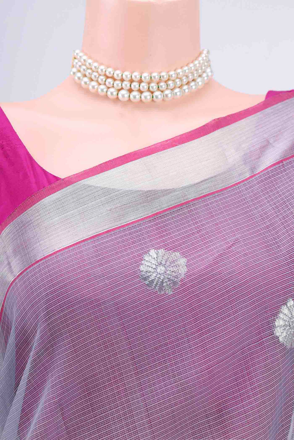 Border image of Pure Silk Pure Zari Grey Kota Saree with Zari Butta on the body and Zari Border