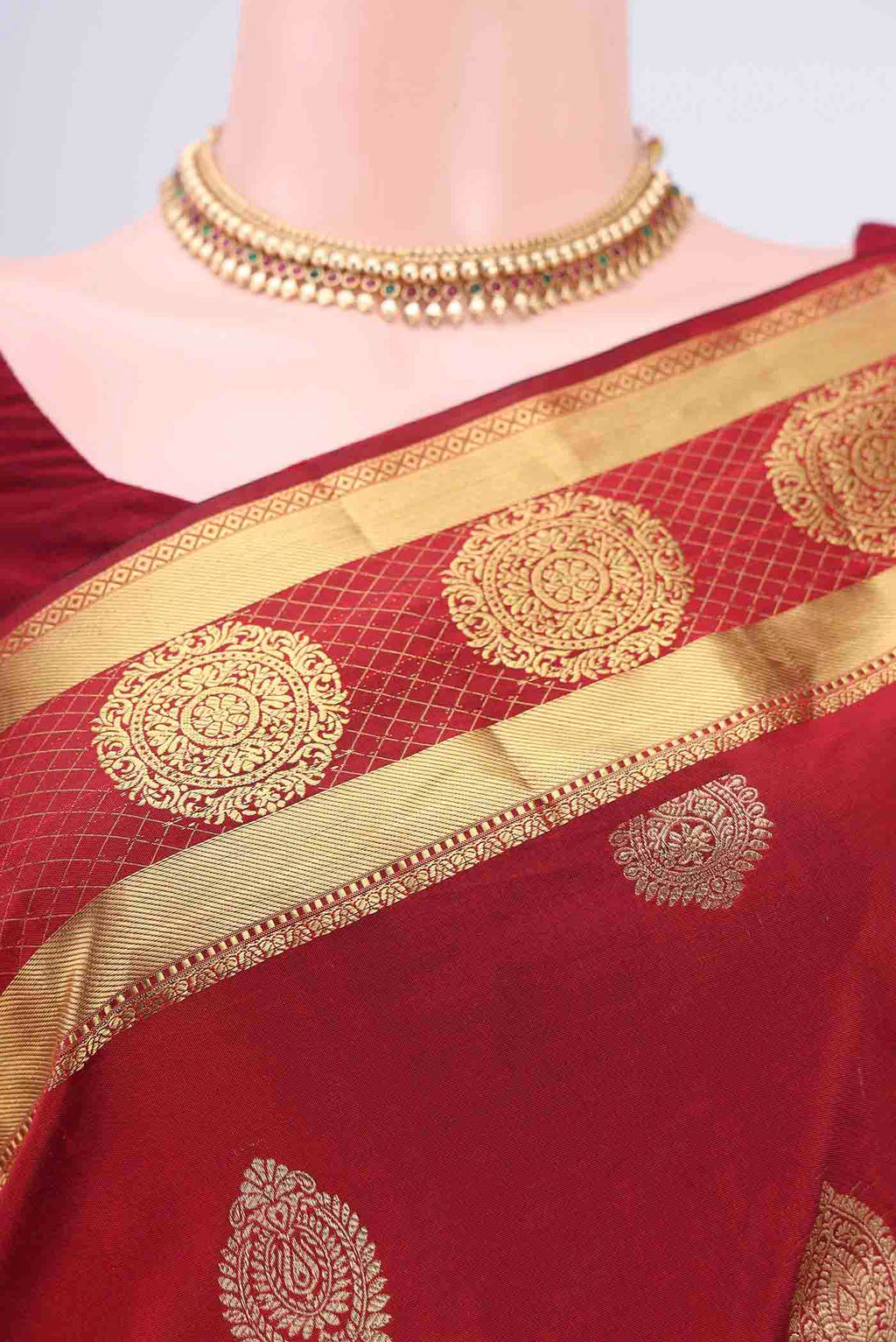 Border image of Maroon Blended Bangalore Silk Saree with Zari Butta on the body and Zari Border. 