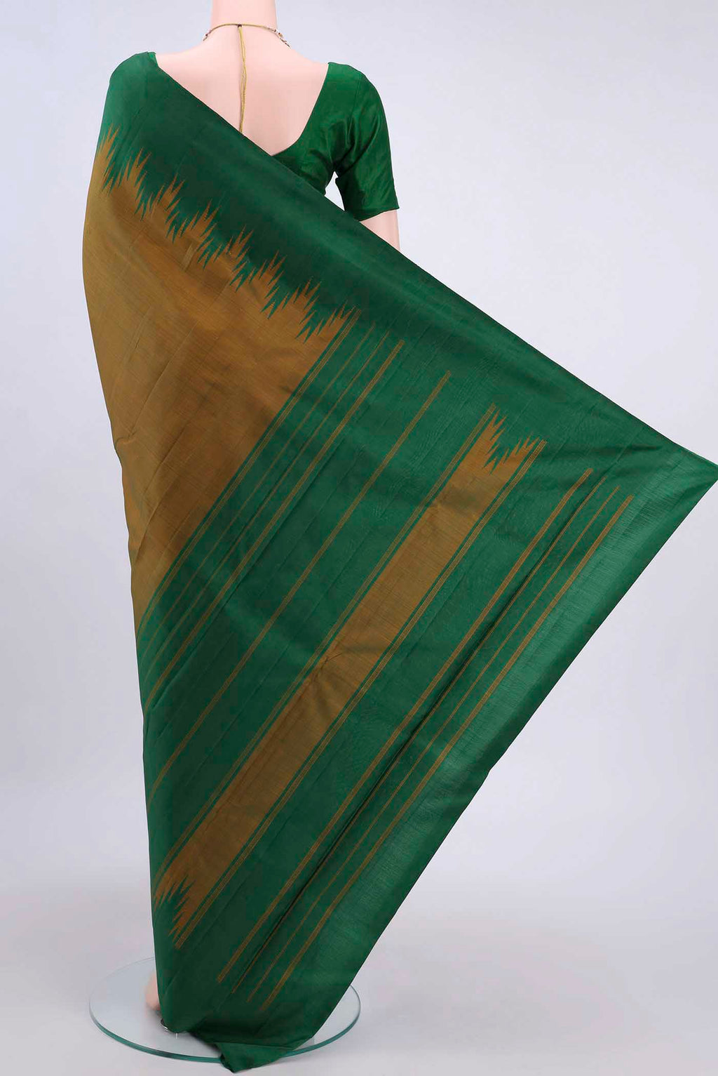 Flat view of Mehandi Green Kanchipuram Silk Saree with Plain Body and Rising Temple Border