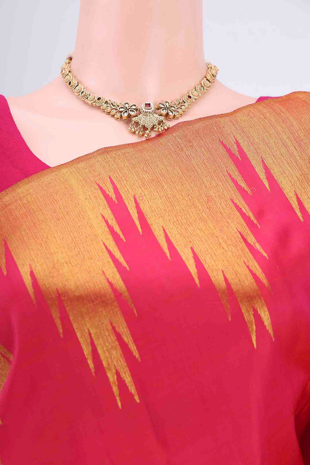 Border image of Pure Silk Pure Zari Pink Kanjivaram Saree with Plain Body and Temple Border. 