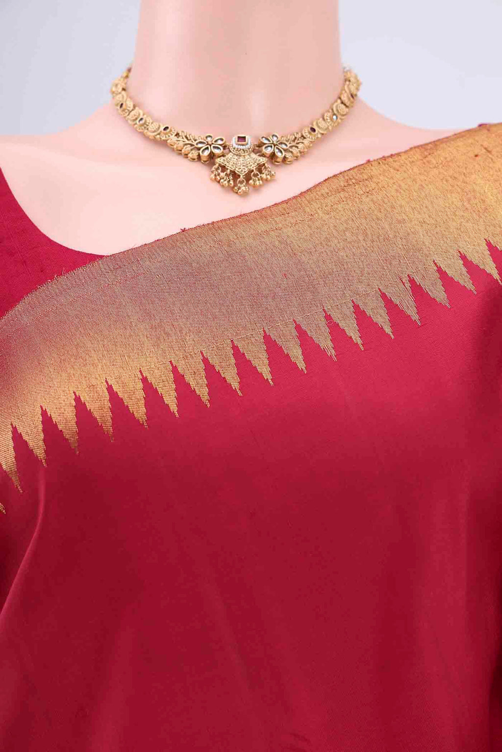 Border image of Maroon Dual Tone Kanjivaram Saree with Plain Body and Fancy Border. 