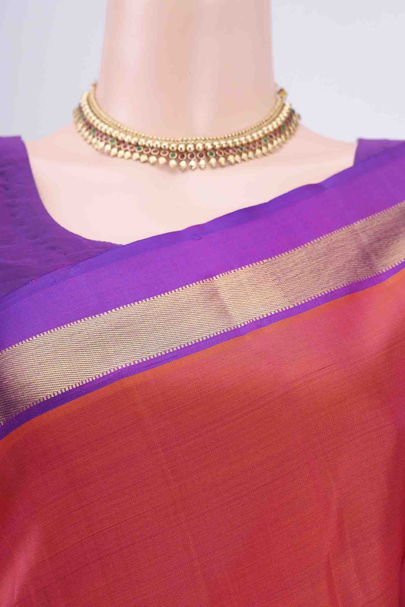 Border image of Dark Pink Dual Tone Kanjivaram Silk Saree with Plain Body and Zari Border. 