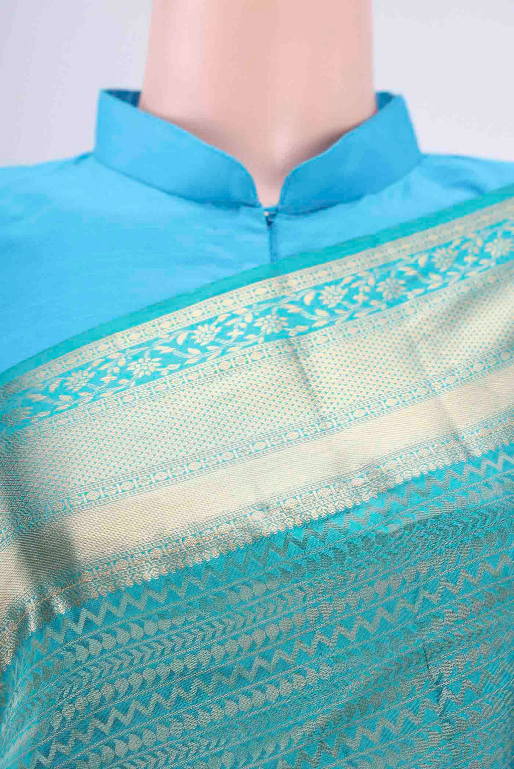 Border image of Sea Green Soft Silk Saree with Zari Brocade on the body and Zari Border. 
