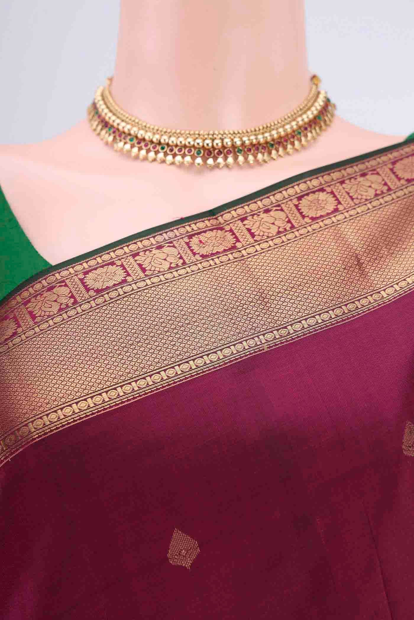 Border image of Magenta Dual Tone Nangavalli Silk [ Salem ] Saree with Zari Butta on the body and Zari Border