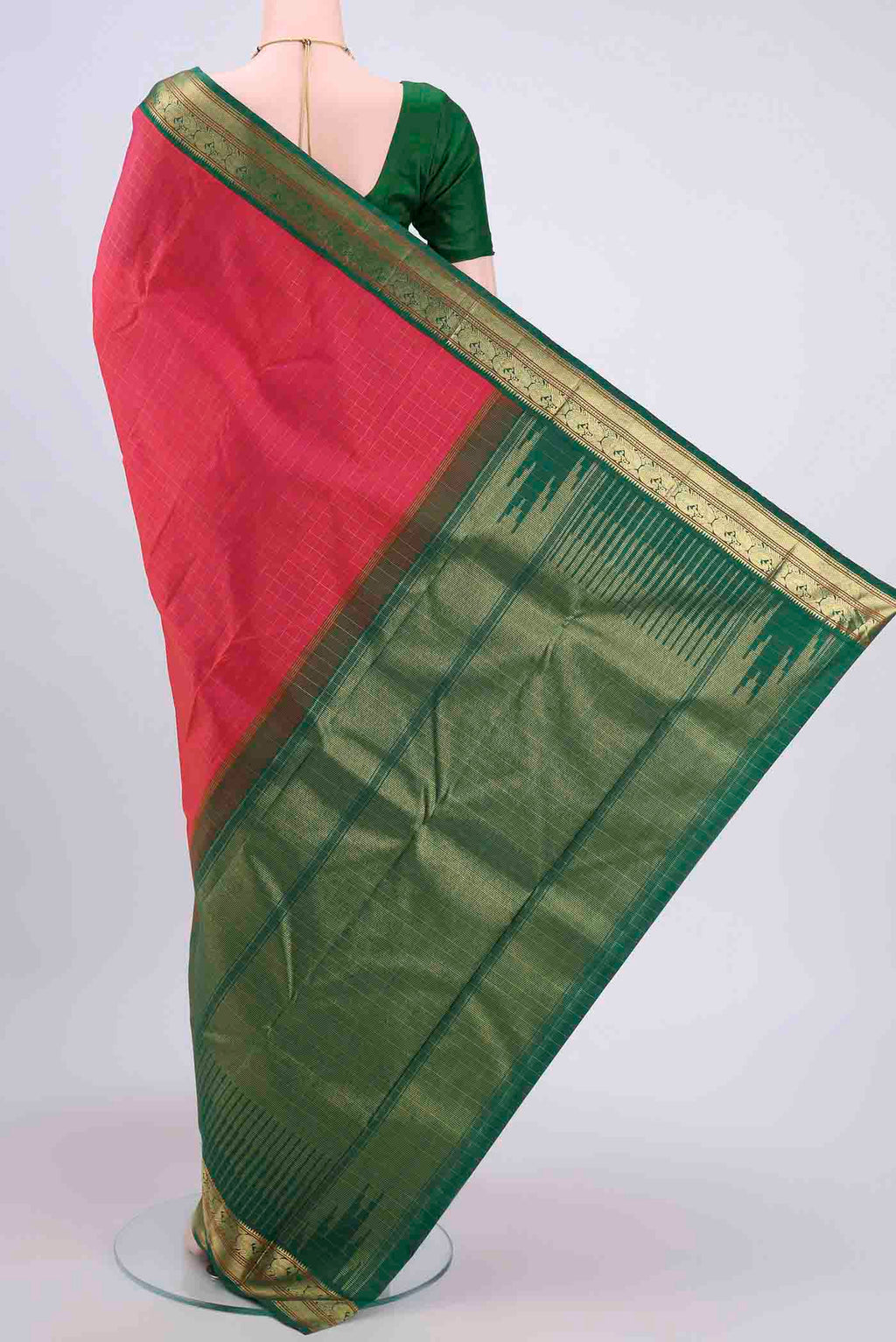 Flat view of Dark Pink Kanchipuram Saree with Checked design on the body and Zari Border