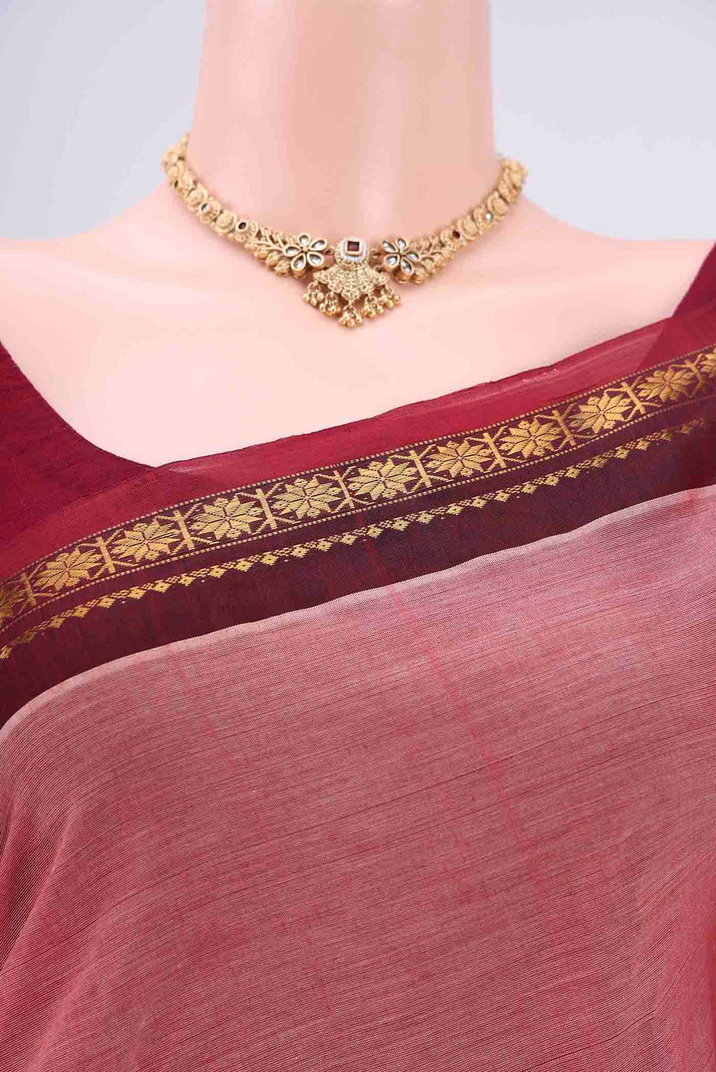 Border image of Peach Gadwal Silk Cotton Saree with Plain Body and Zari Border. 