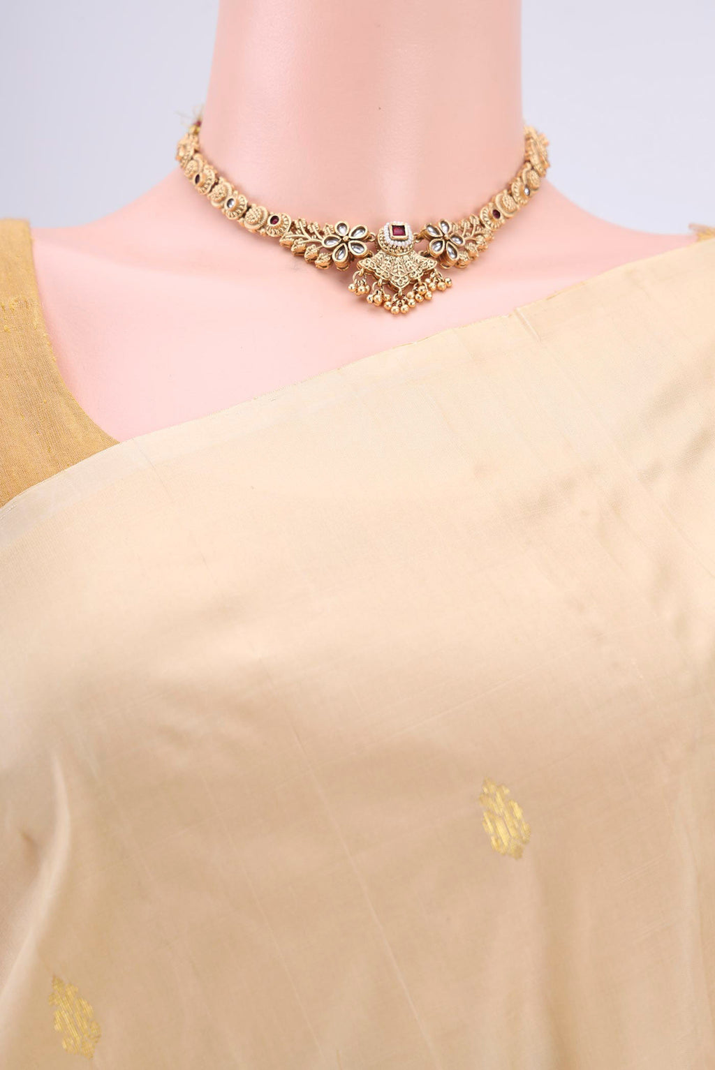 Border image of Cream Dual Tone Kanjivaram Silk Saree with Zari Butta on the body and One Side Border. 