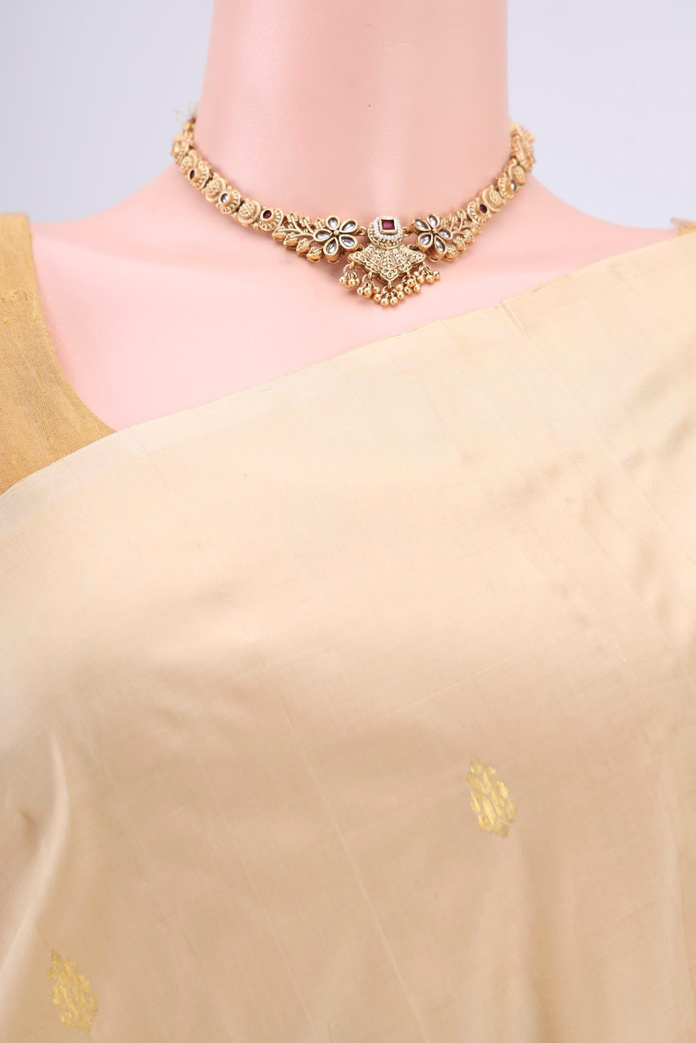 Border image of Cream Dual Tone Kanjivaram Silk Saree with Zari Butta on the body and One Side Border. 