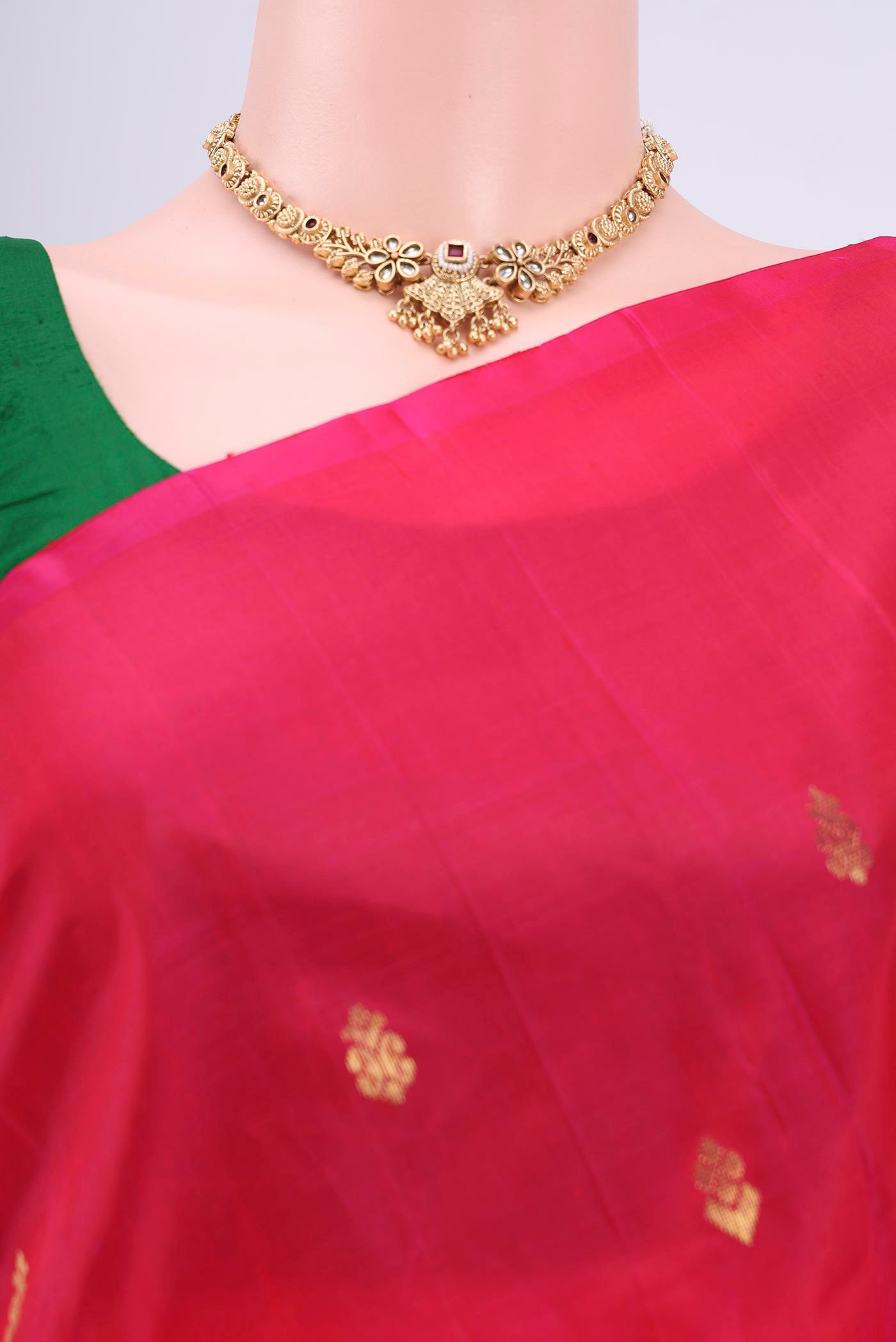 Border image of Dark Pink Kanjivaram Silk Saree with Zari Butta on the body and One Side Border. 