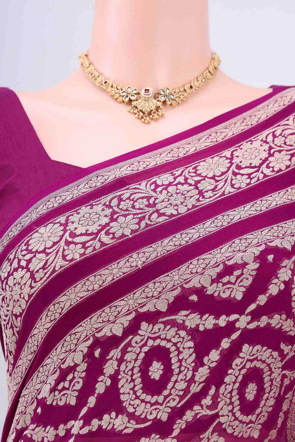 Border image of Purple Banarasi Georgette Saree with Zari Brocade on the body and Zari Border. 