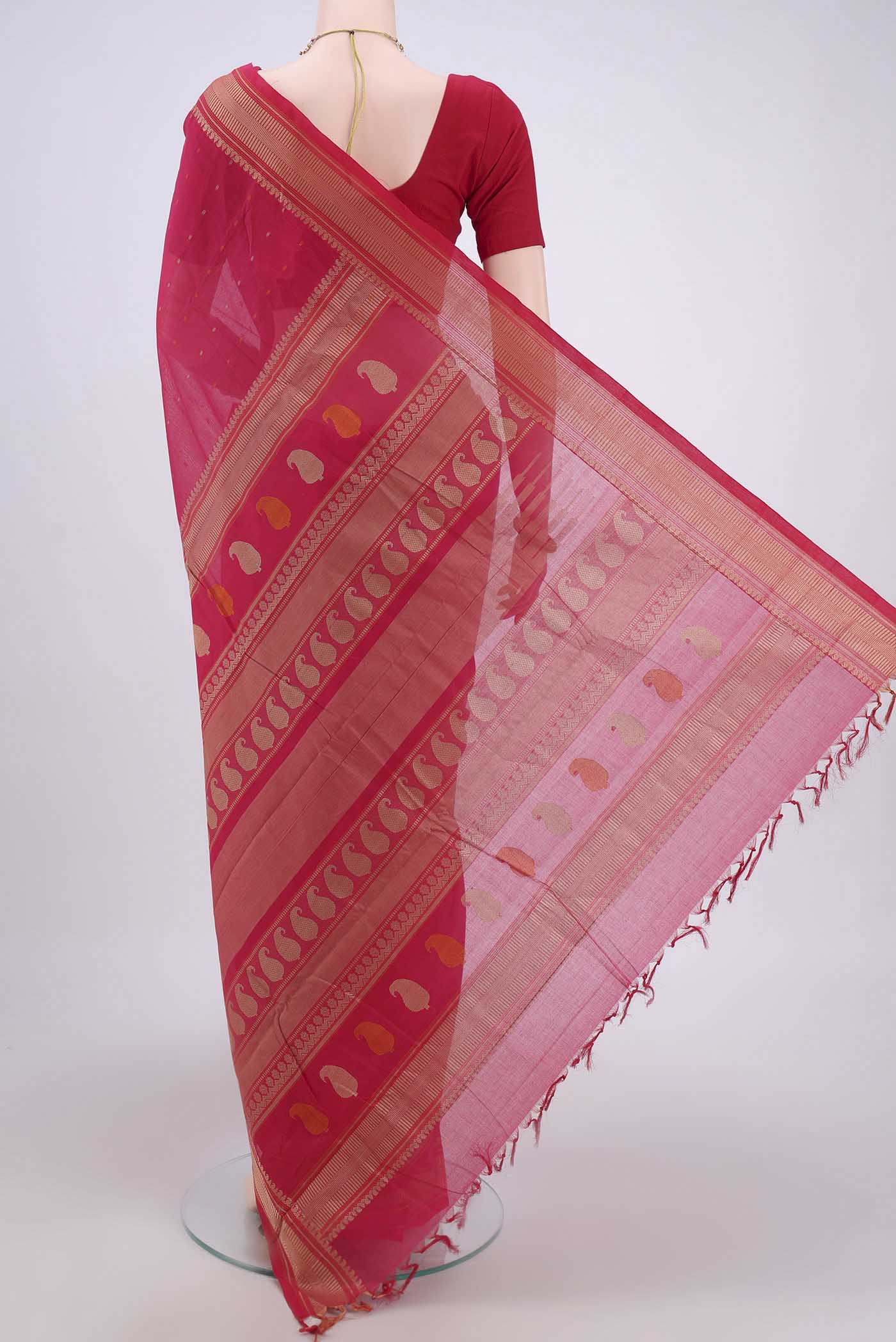 Flat view of Dark Pink Kanchi Cotton Saree with Thread Butta on the body and Thread Border. 