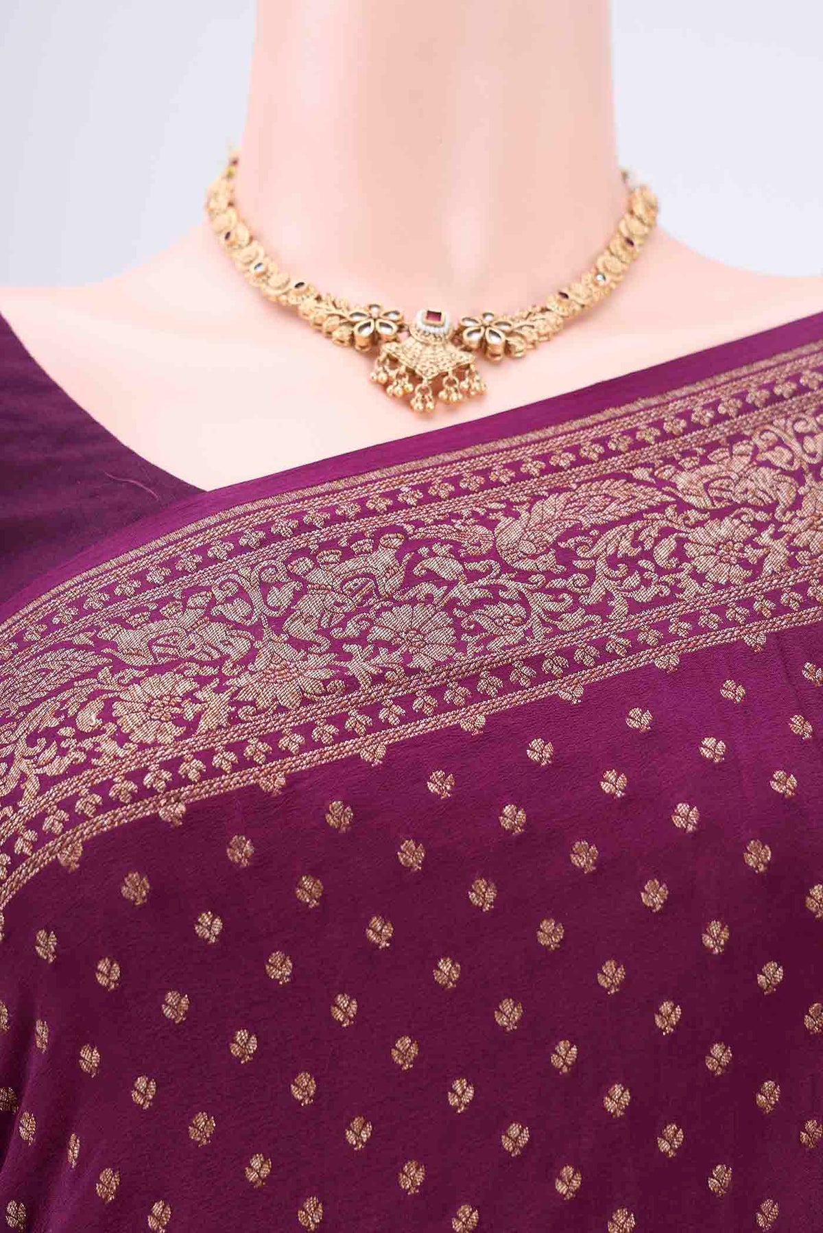 Border image of Purple Banarasi Georgette Saree with Zari Brocade on the body and Zari Border. 