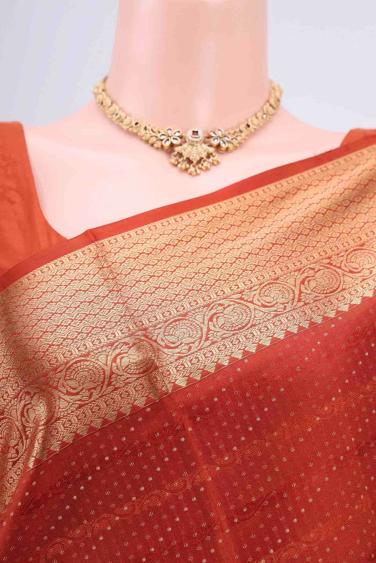 Border image of Mustard Soft Silk Saree with Jacquard With Zari Butta on the body and Zari Border. 