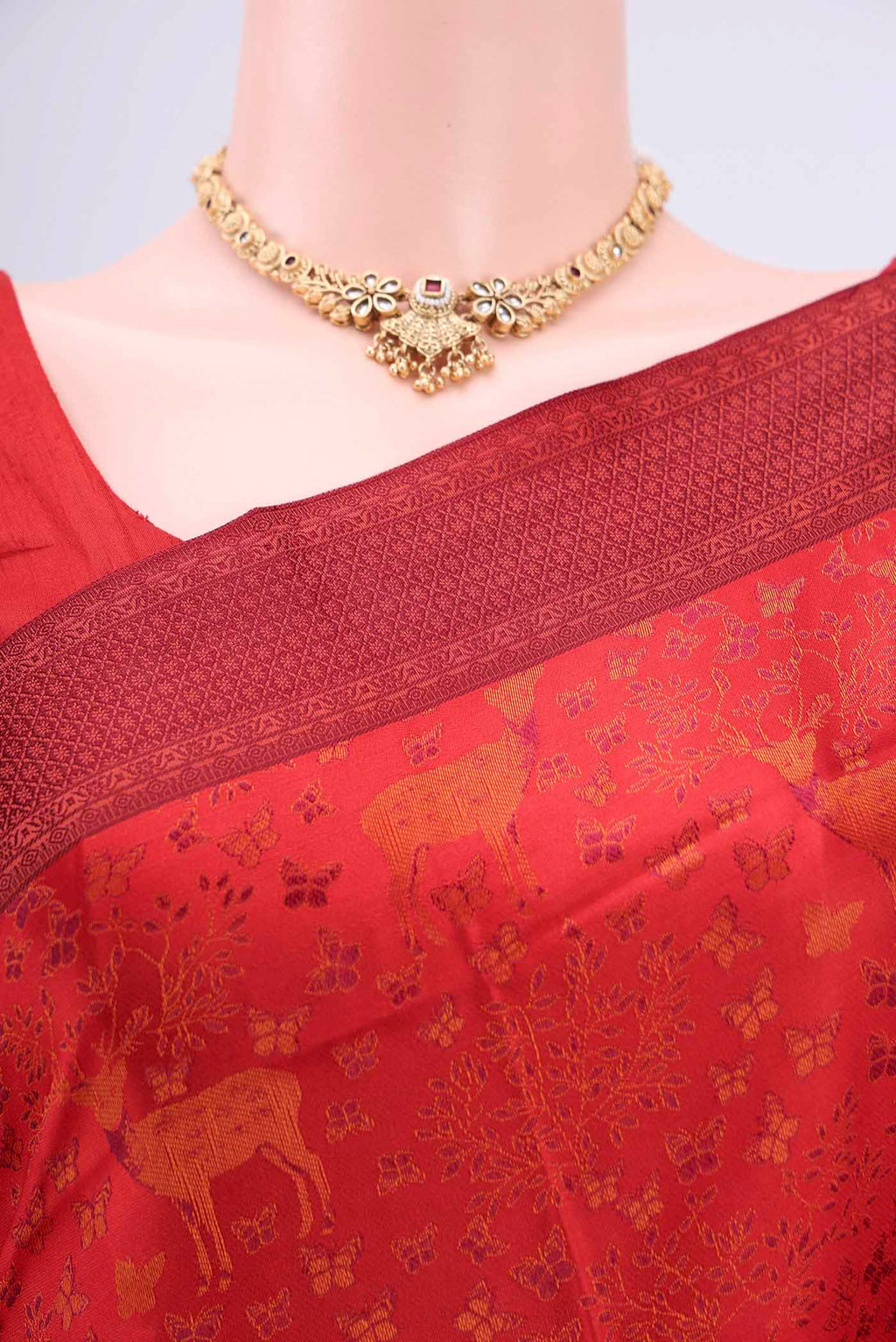 Border image of Red Soft Silk Saree with Jacquard design on the body and Thread Border. 