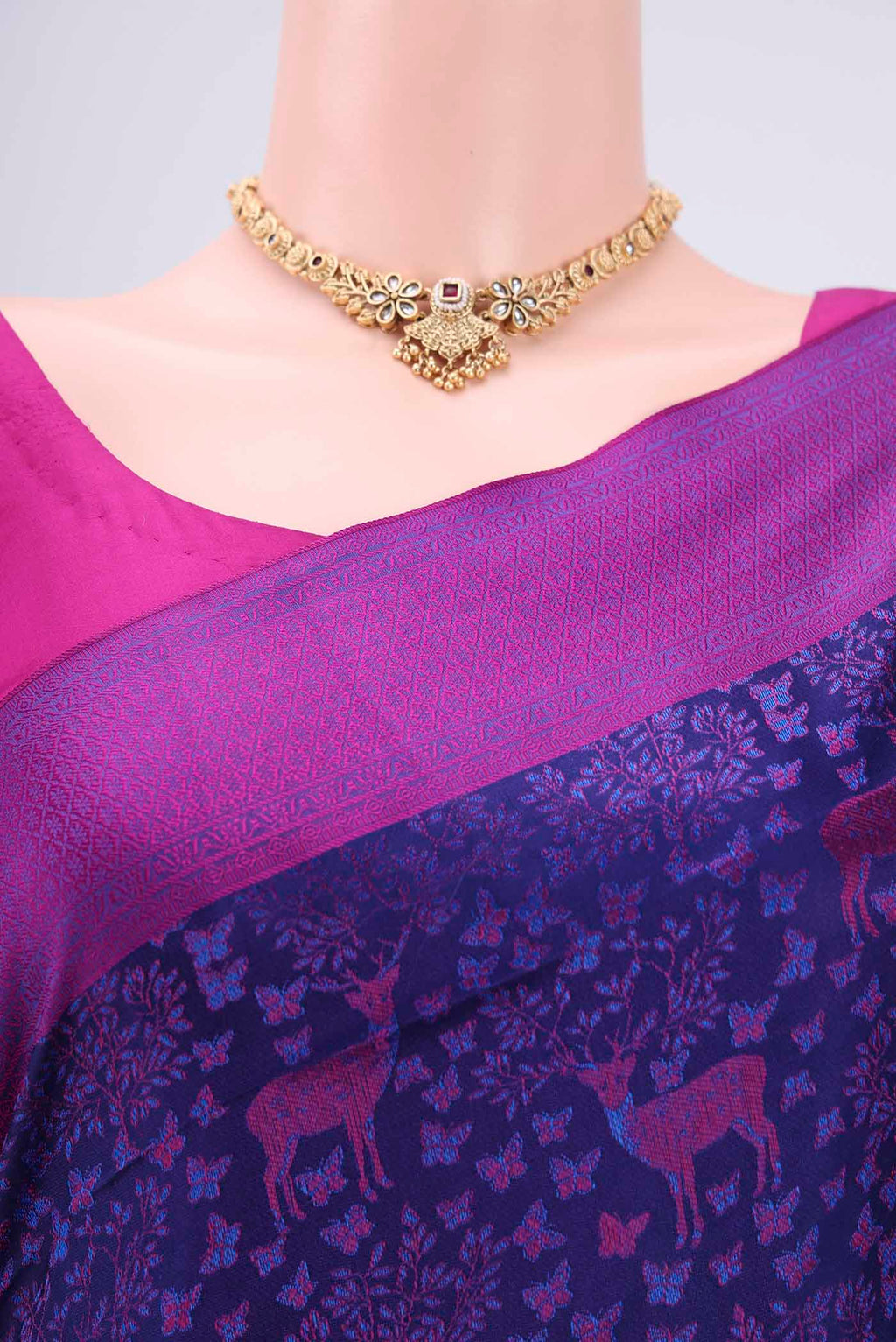 Border image of Purple Soft Silk Saree with Jacquard design on the body and Thread Border. 