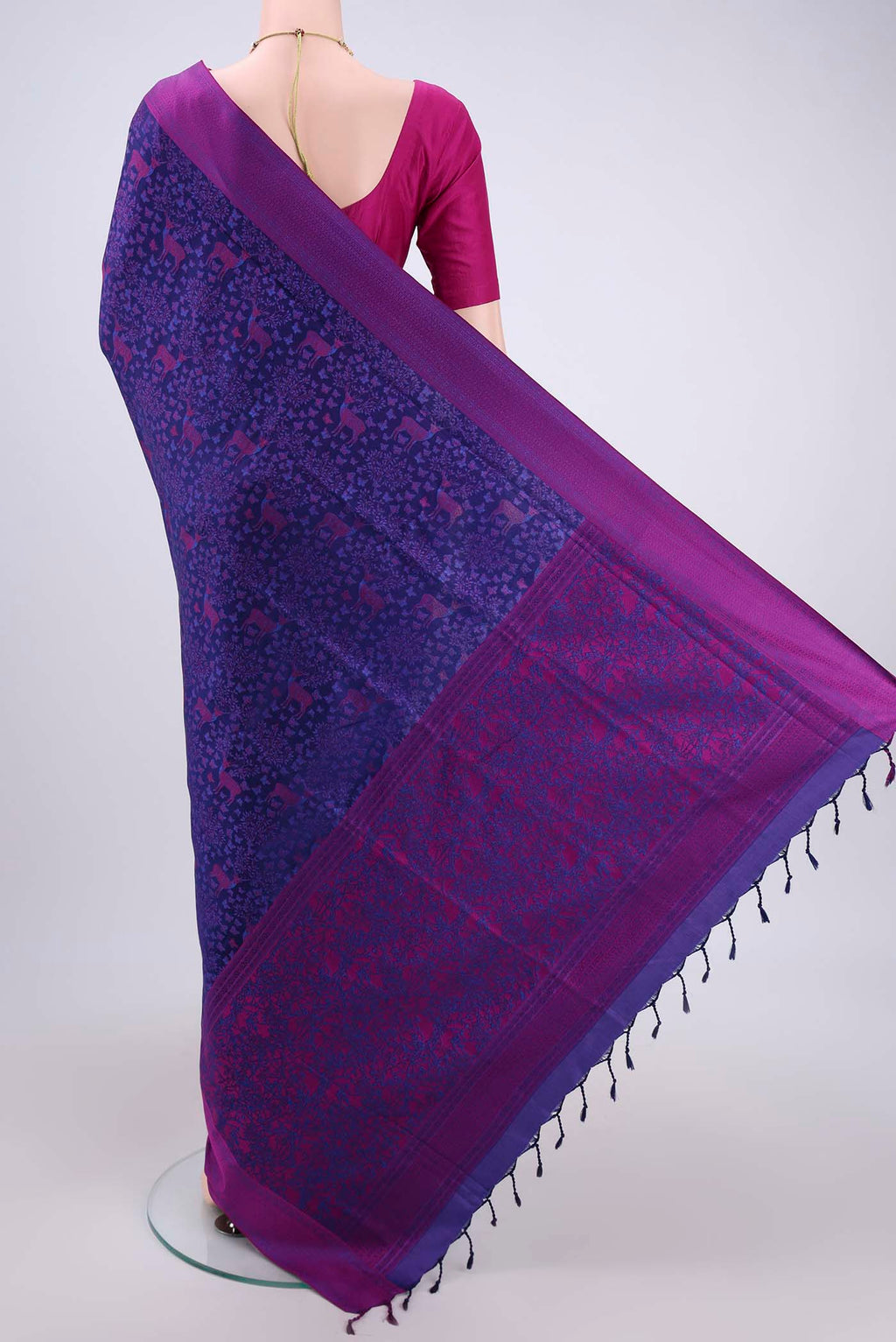Flat view of Purple Soft Silk Saree with Jacquard design on the body and Thread Border. 