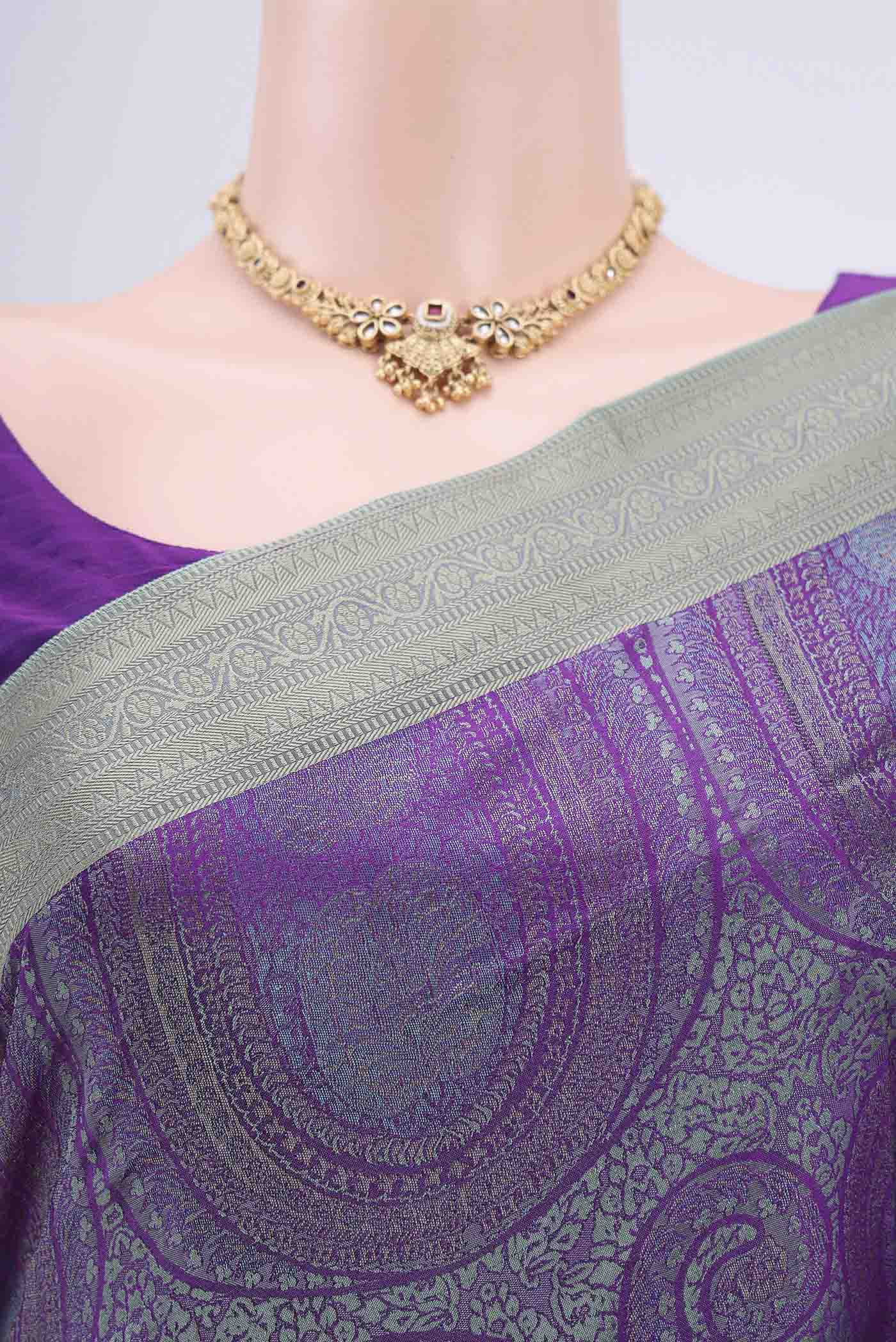 Border image of Purple Soft Silk Saree with Jacquard design on the body and Thread Border. 