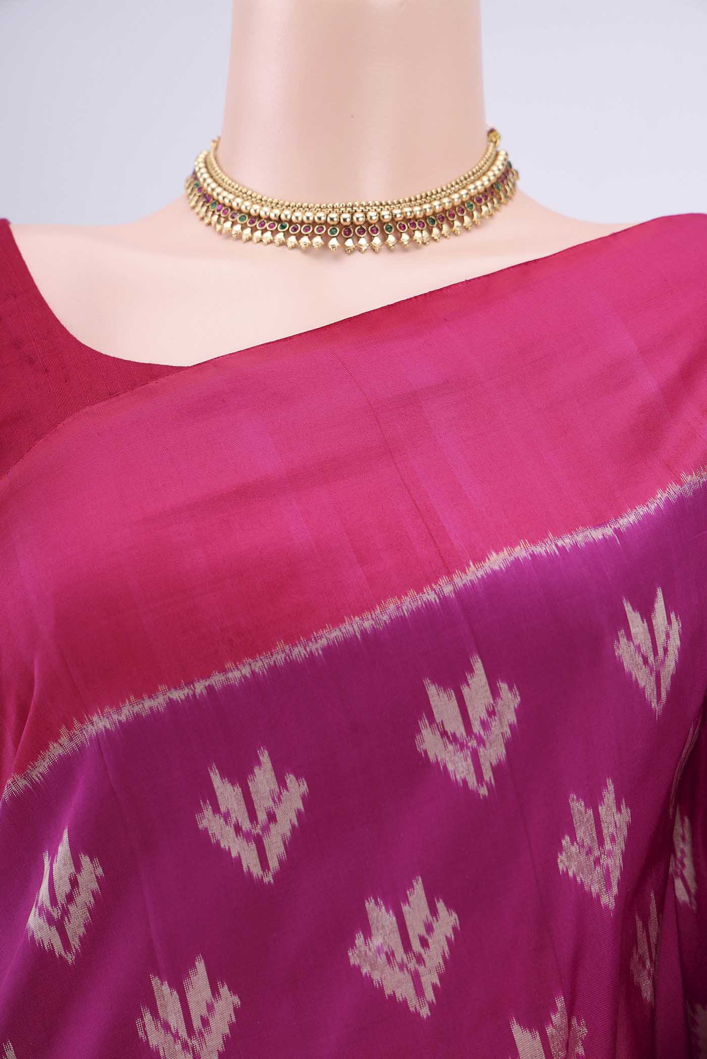 Border image of Magenta Pochampally Silk Saree with Pure Ikat on the body and Plain Border. 