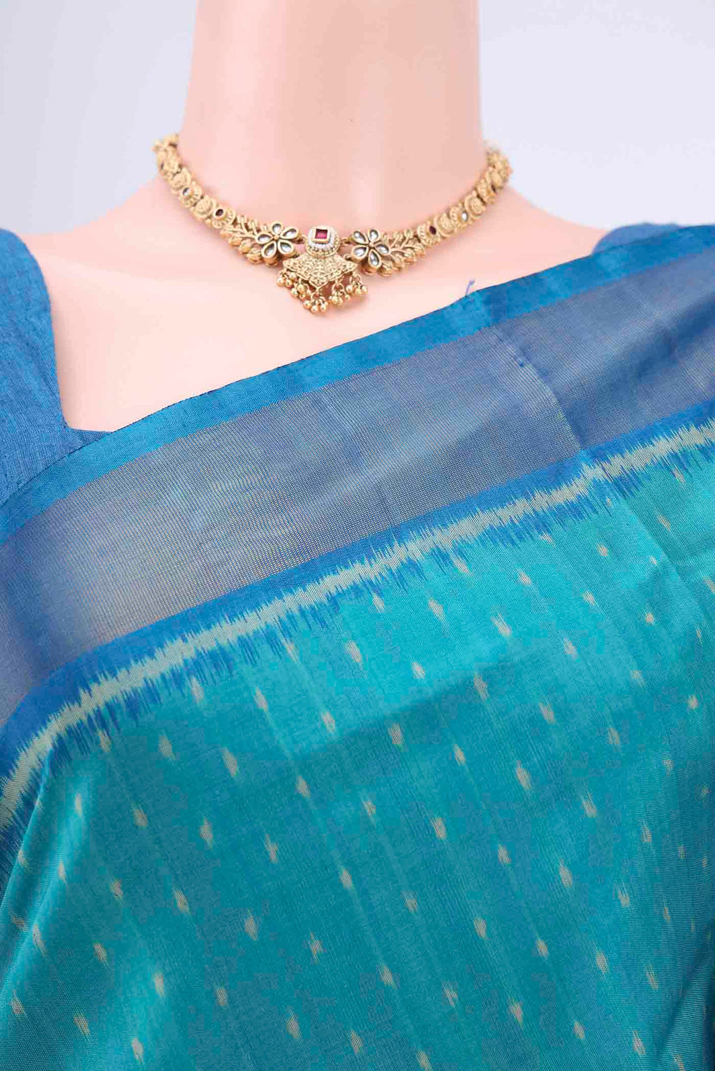 Border image of Sea Green Rajkot Patola Silk Saree with Pure Ikat on the body and Zari Border. 