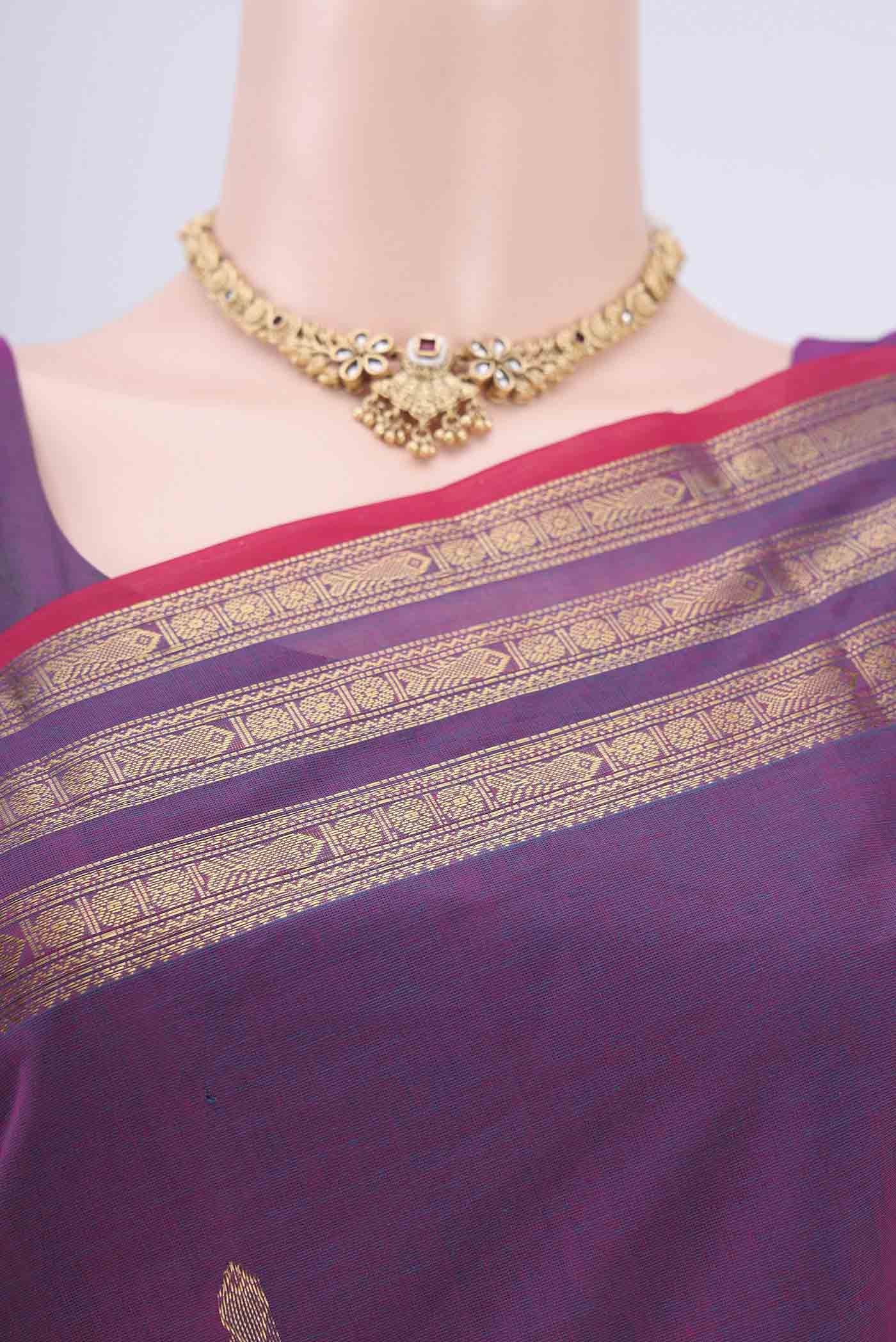 Border image of Mauve Kanchi Cotton Saree with Zari Butta on the body and Zari Border. 